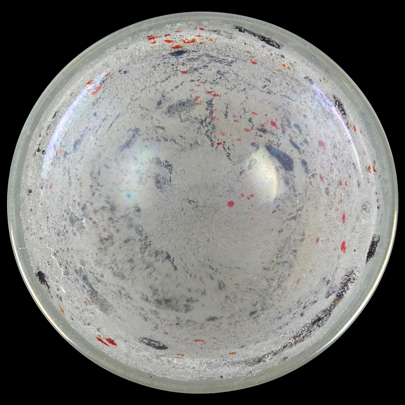 Rare and beautiful, vintage Murano hand blown grayish white, black and red colored pigments Italian art glass bowl. Documented to designer Dino Martens for Aureliano Toso, circa 1947-1950. The piece has a heavy iridescence, showing a rainbow of
