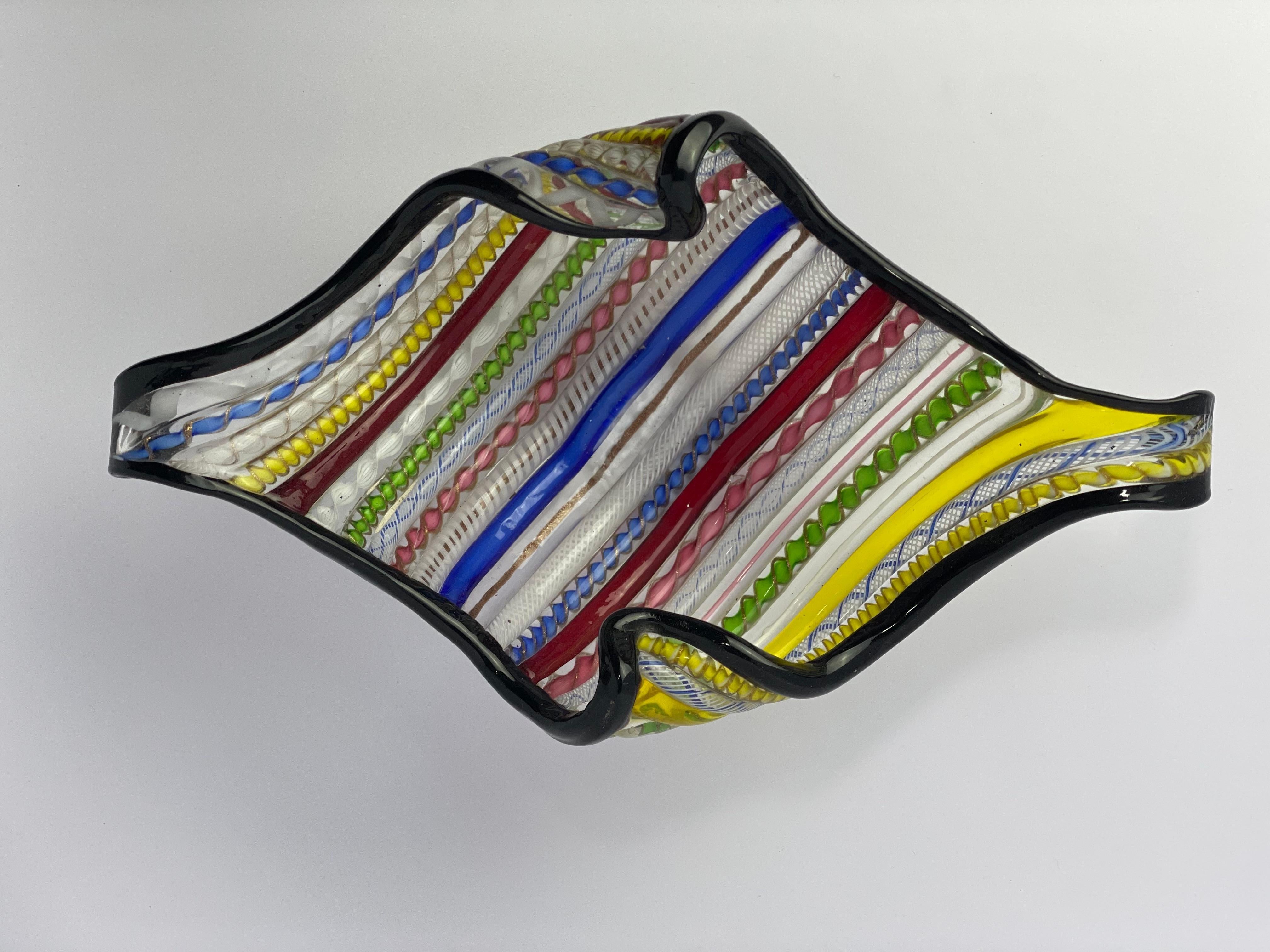 Dino Martens AVEM Murano Glas Schüssel Schale Centerpeice Multicolor Latticino Canes im Zustand „Gut“ im Angebot in Palm Beach, FL