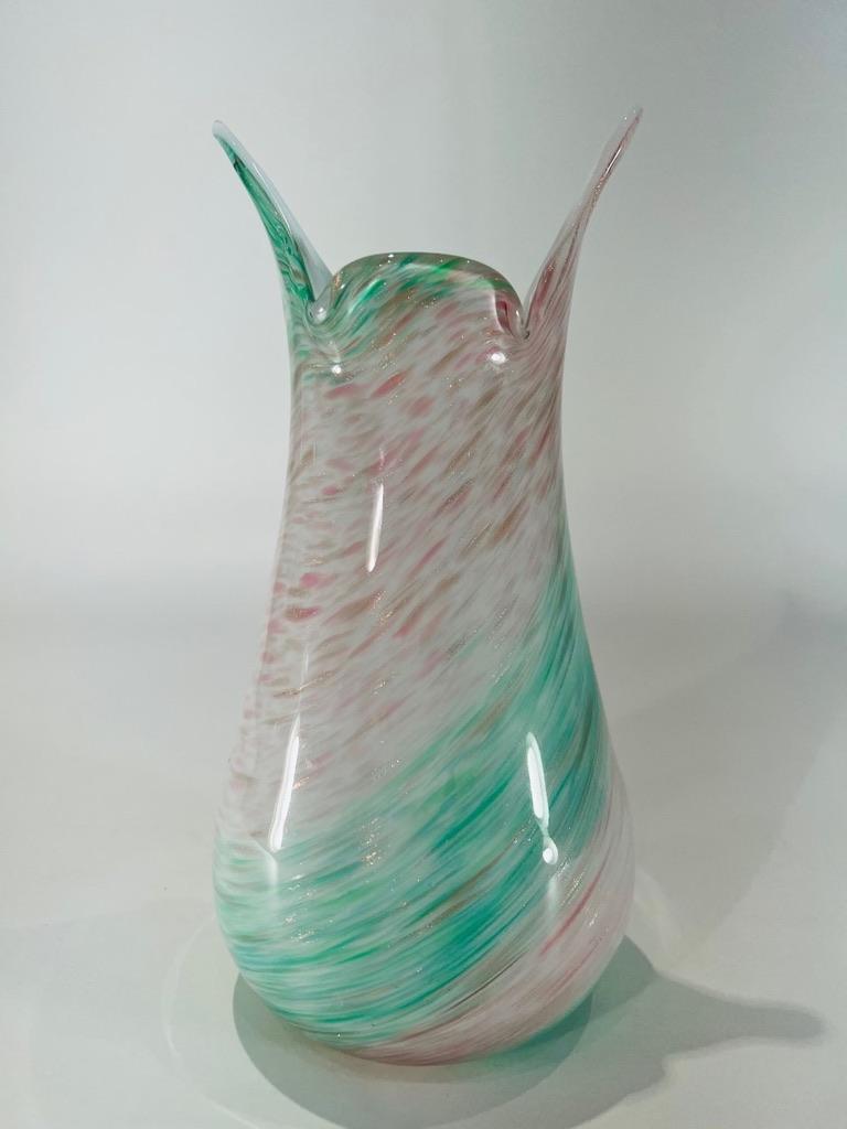 italien Dino Martens - Vase bicolore en verre de Murano avec venturine, circa 1950 en vente