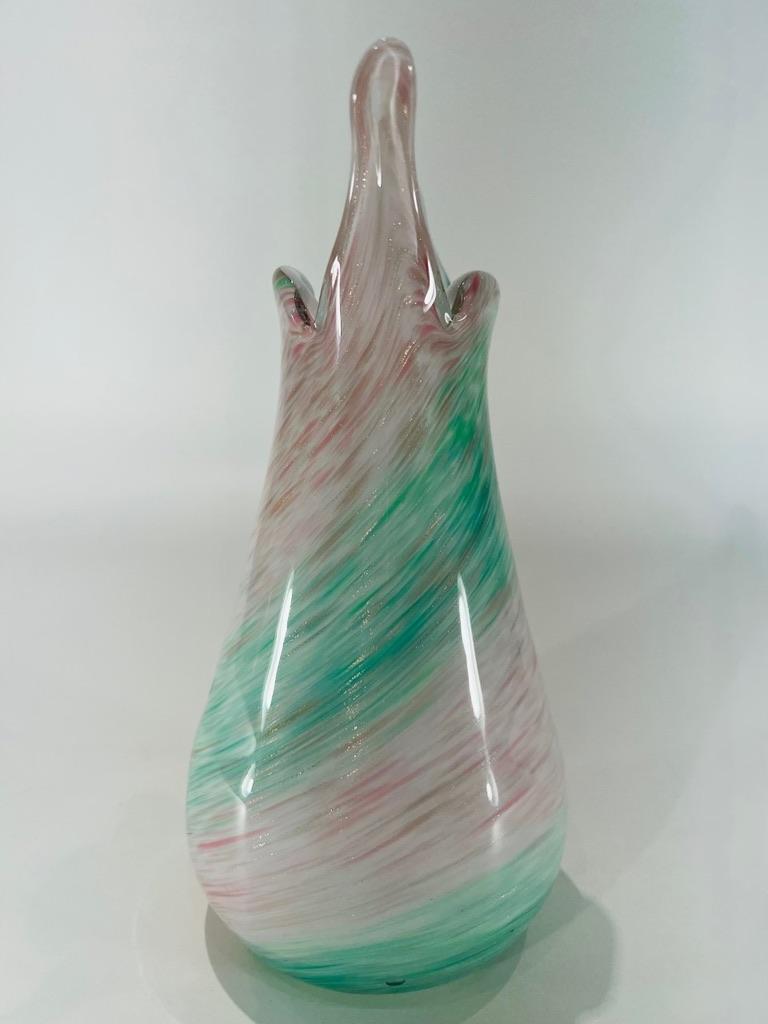 Autre Dino Martens - Vase bicolore en verre de Murano avec venturine, circa 1950 en vente