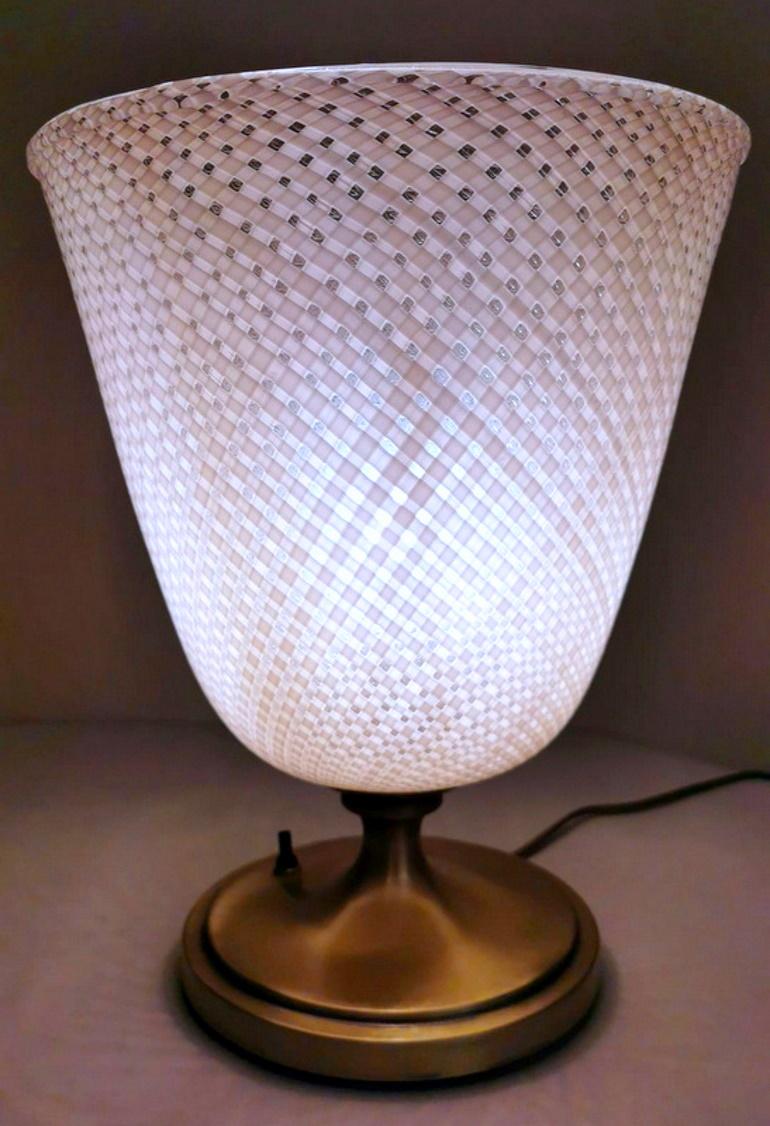 italien Dino Martens lampe « Attributed » en filigrane de Murano « Reticello » pour Aureliano Toso en vente