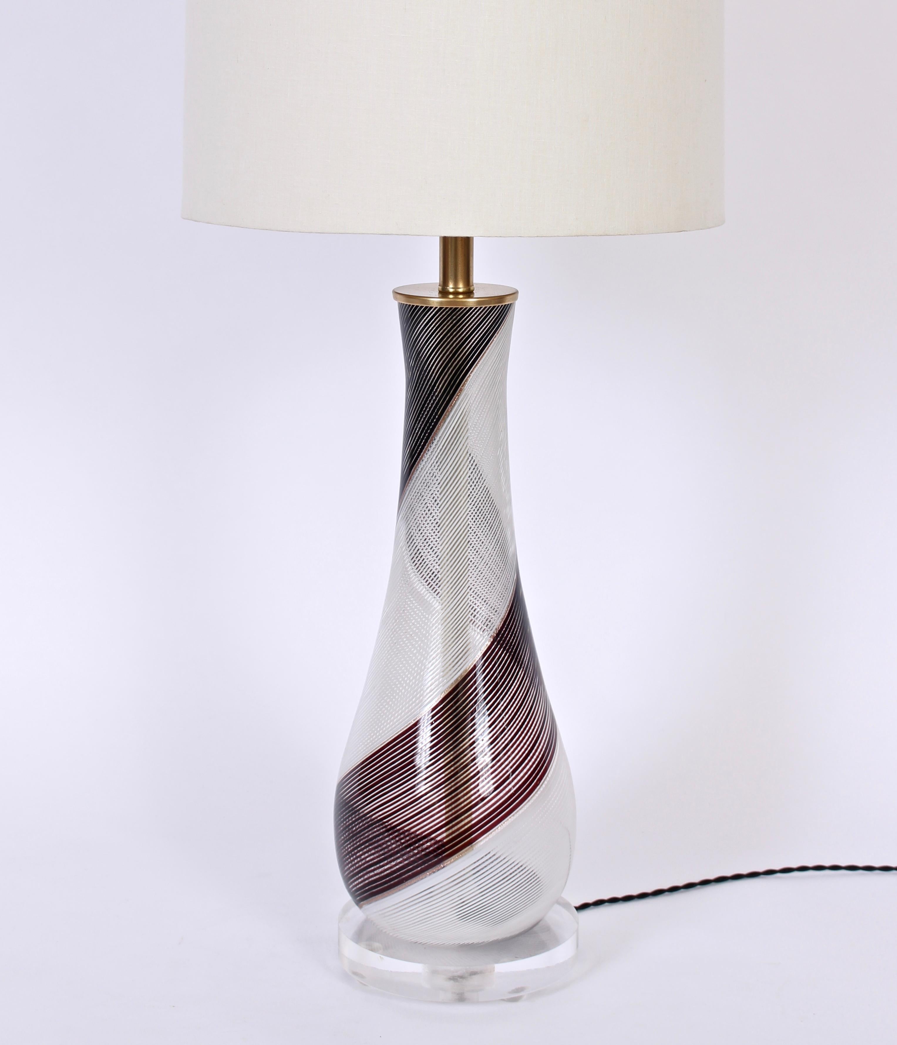 Mid-Century Modern Dino Martens Mezza Filigrana Murano Glass Table Lamp in Black, White & Copper  For Sale