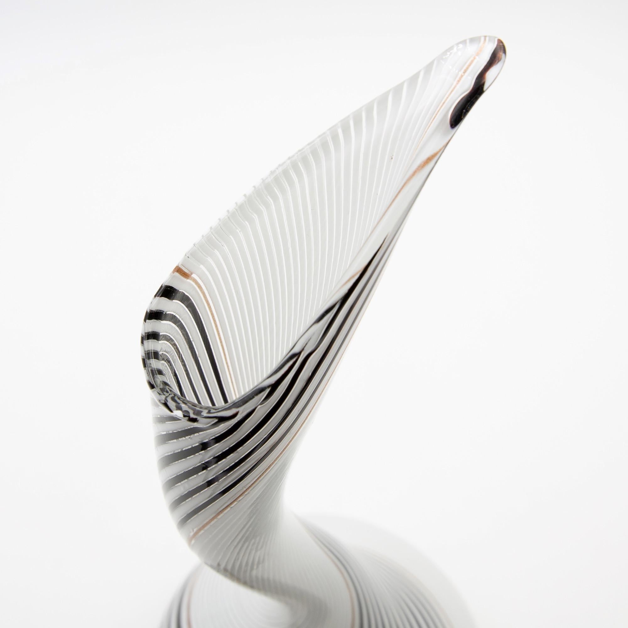 Dino Martens for Aureliano Toso Huge White and Black Goose Neck Murano Vase In Good Condition In Brussels, BE