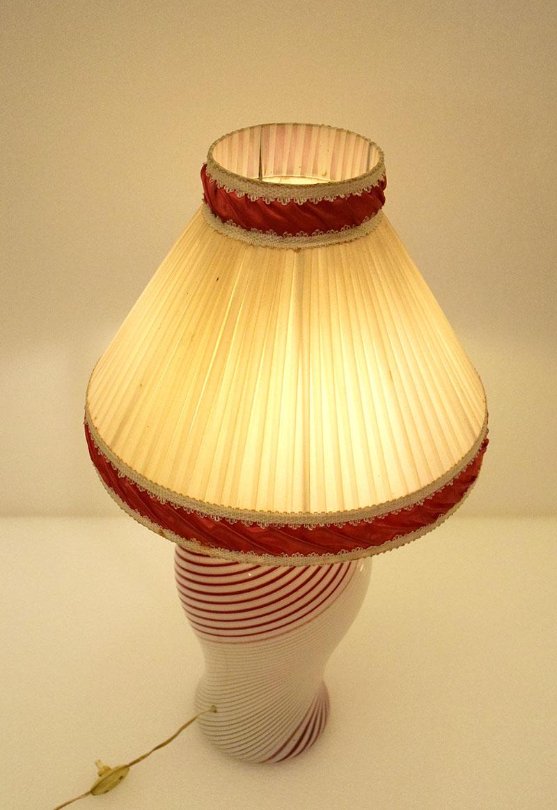 Dino Martens for Aureliano Toso Murano mezza filigrana table lamp from the 1950s For Sale 3