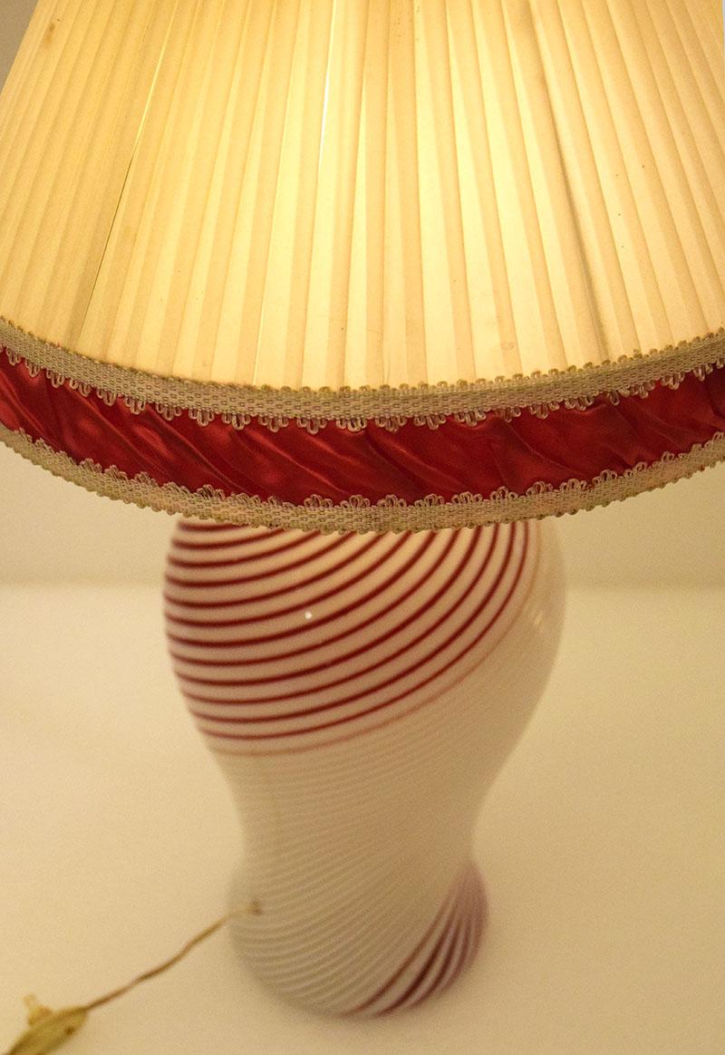Dino Martens for Aureliano Toso Murano mezza filigrana table lamp from the 1950s For Sale 2