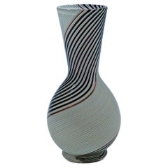 Vase en verre filigrané Dino Martens pour Aureliano Toso vers les années 1950