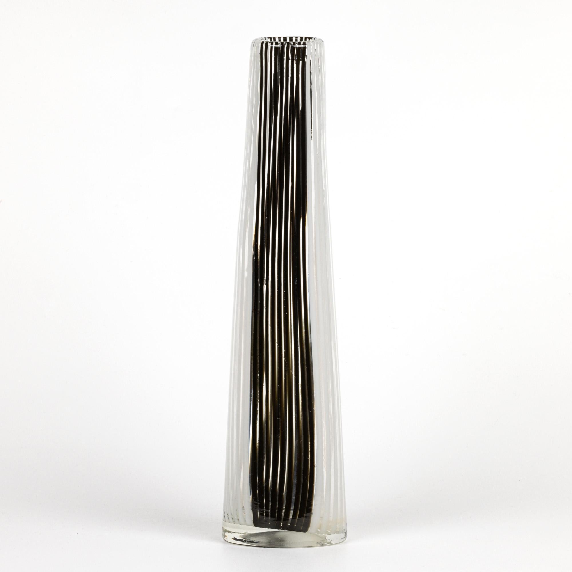 Mid-Century Modern Dino Martens Italian Murano Bianca Nero Art Glass Vase