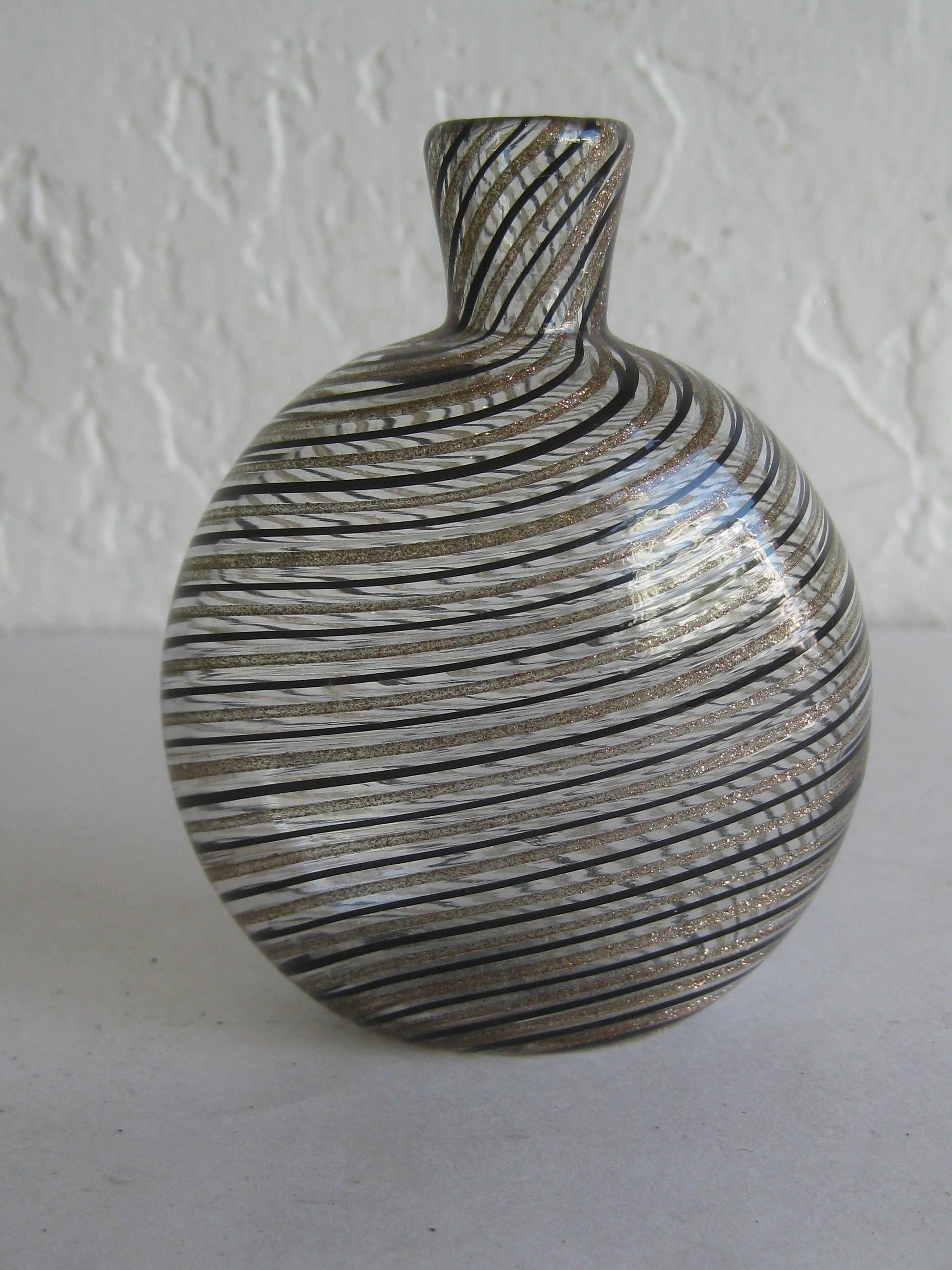 Dino Martens Mezza Filigrana Gold and Black Canes Murano Art Glass Vase, Italy 1