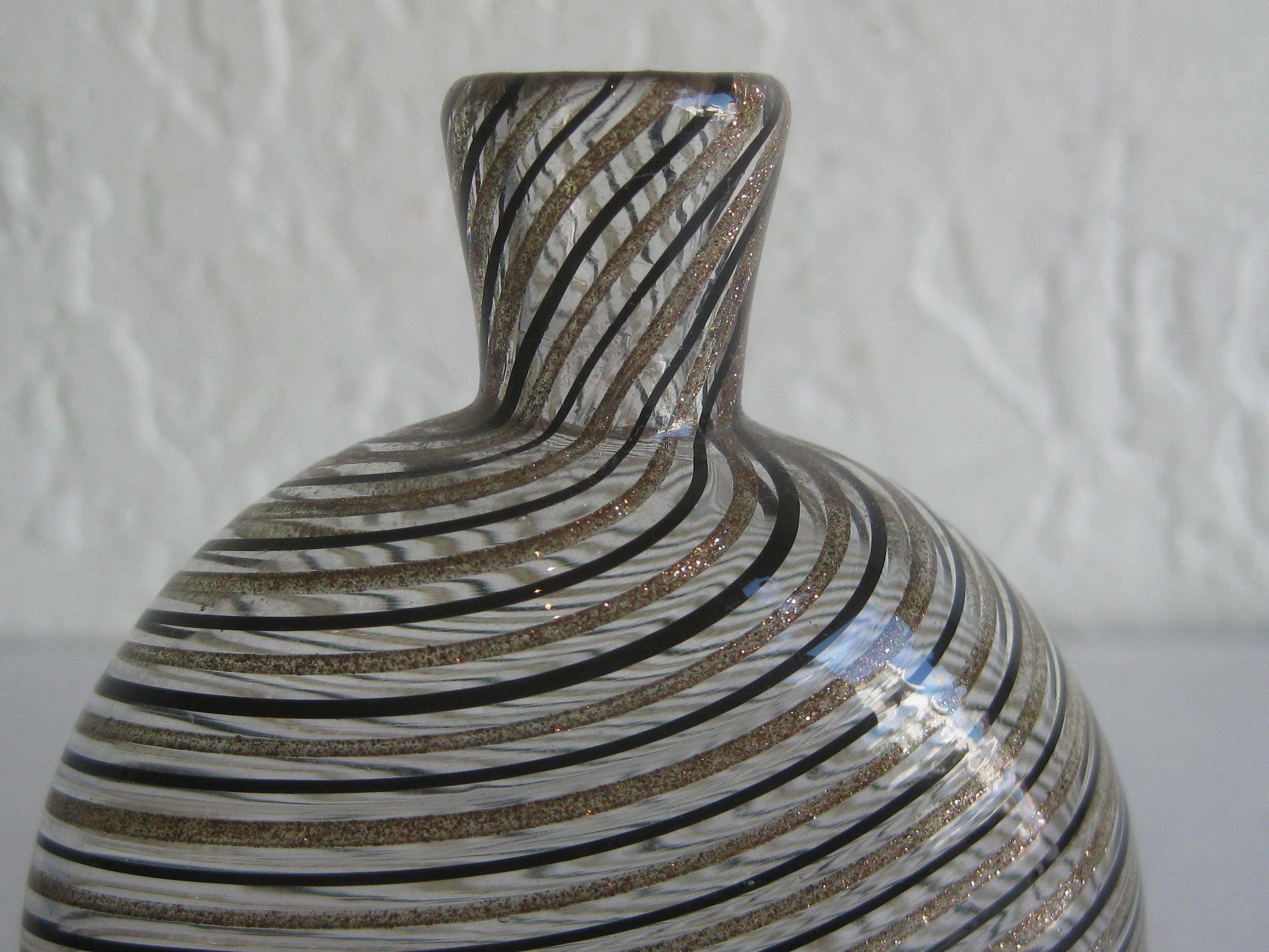 Dino Martens Mezza Filigrana Gold and Black Canes Murano Art Glass Vase, Italy 2