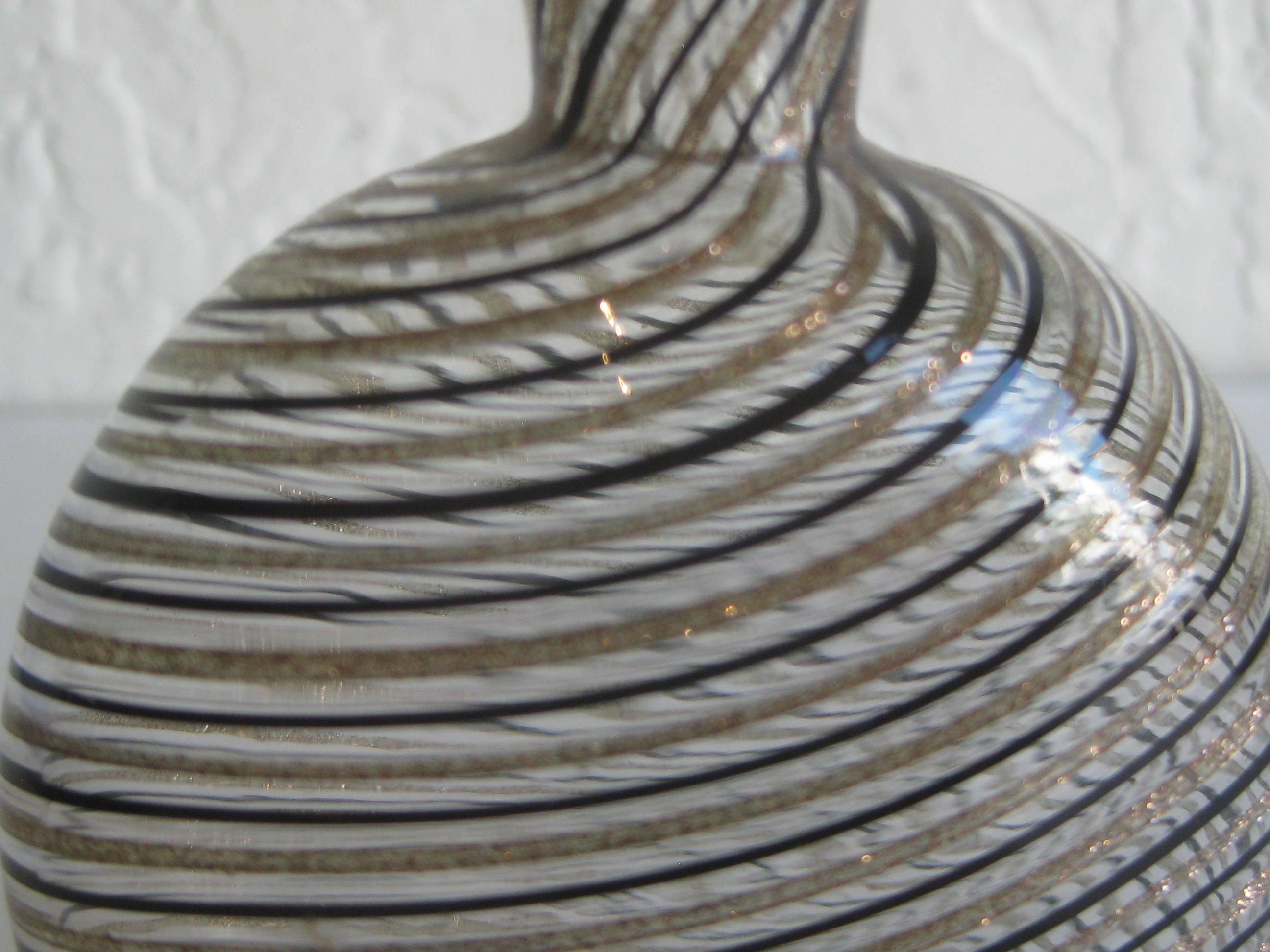 Dino Martens Mezza Filigrana Gold and Black Canes Murano Art Glass Vase, Italy 4