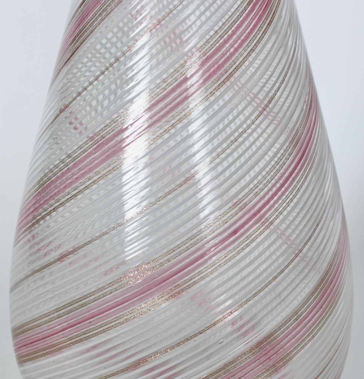 Dino Martens Mezza Filigrana Vaso di Murano rosa, bianco e oro rosa, anni '50 in vendita 6