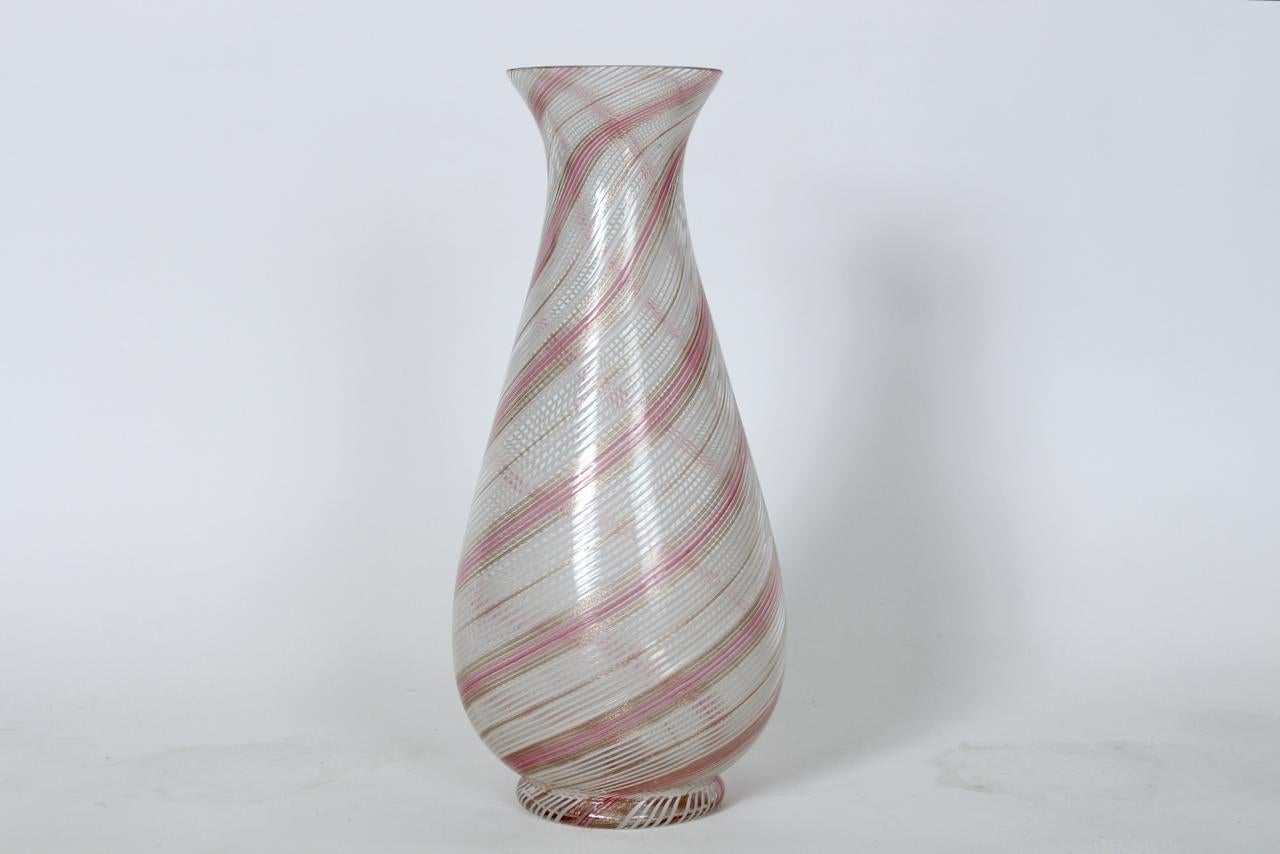 Dino Martens Mezza Filigrana vase de Murano rose, blanc et or rose, années 1950 en vente 12