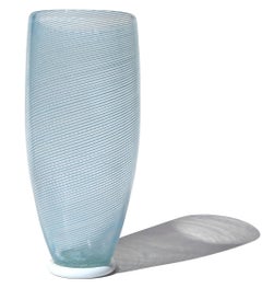 Dino Martens Florero de cristal artístico italiano de Murano de los años 50 con cintas azules y motas doradas