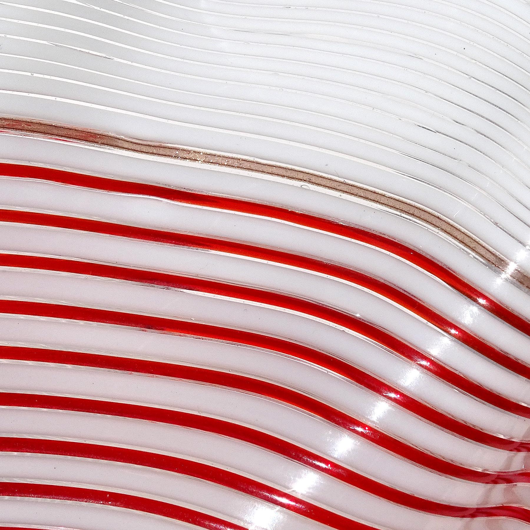 Dino Martens Murano 1950s Red White Ribbons Italian Art Glass Fazzoletto Vase For Sale 3