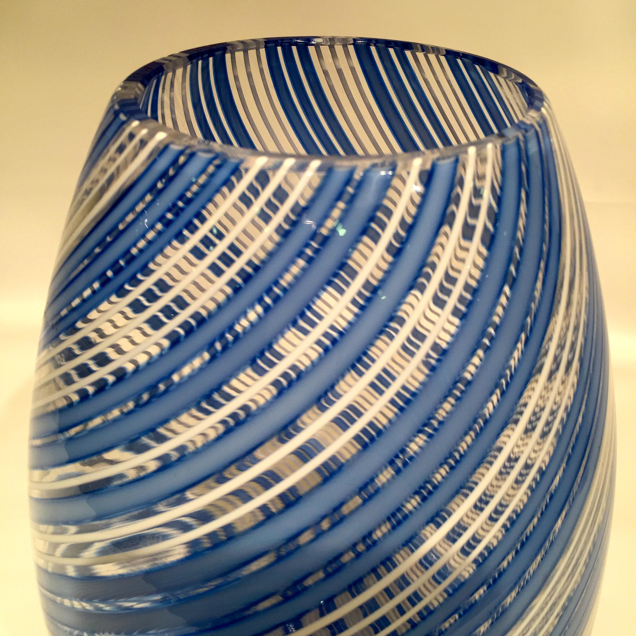 Italian Dino Martens Murano Artistic Blown Glass Espiral Vase, circa 1950