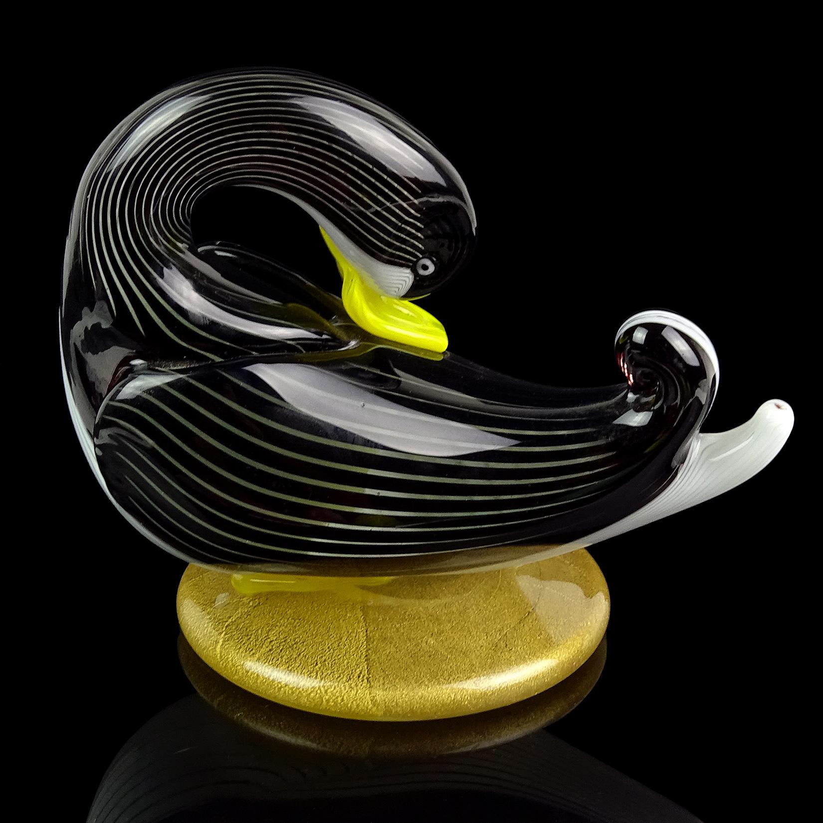 Mid-Century Modern Dino Martens Murano Black White Gold Leaf Base Italian Art Glass Bird Sculpture