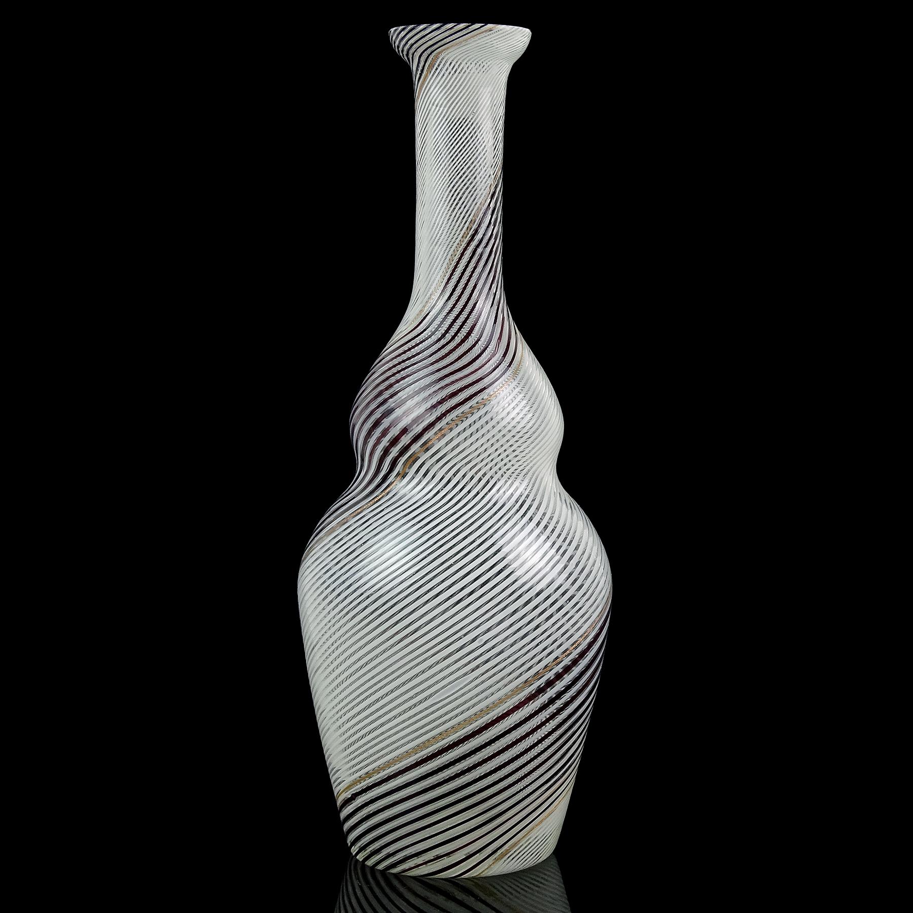 Mid-Century Modern Dino Martens Murano Black White Swirl Ribbons Italian Art Glass Flower Vase For Sale