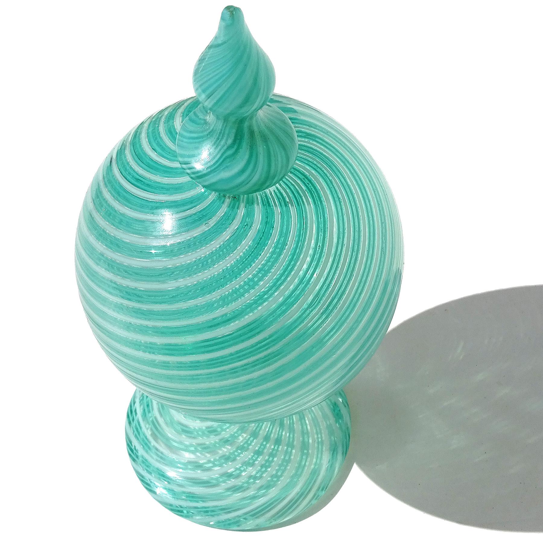 Dino Martens Muranoglas-Dekanterflaschenvase aus italienischem Kunstglas in Blau, Grün und Weiß (Handgefertigt) im Angebot