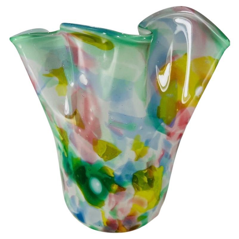 Dino Martens Murano Glas mehrfarbig um 1950 "Fazzoletto" Vase. im Angebot