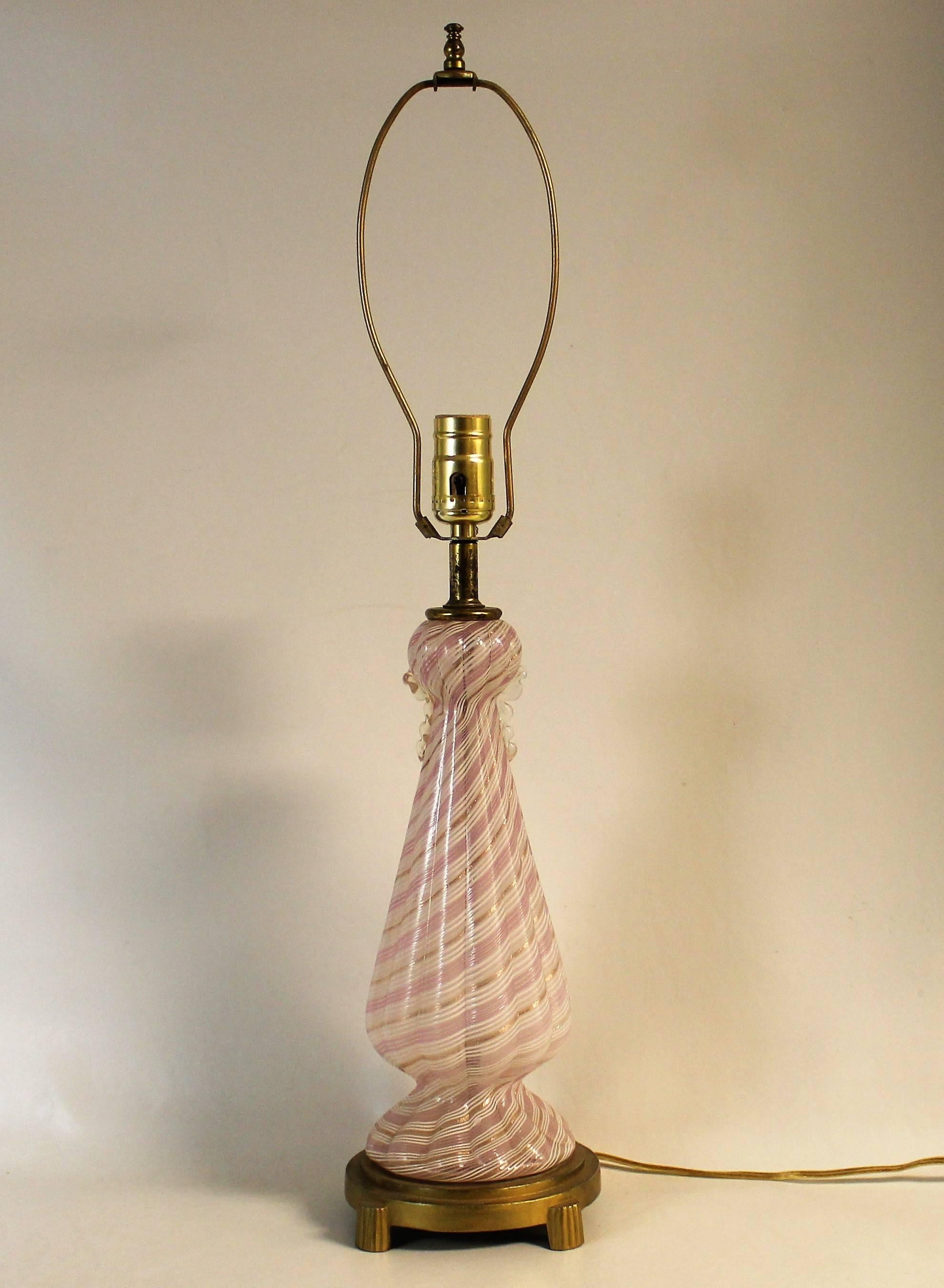 Moderne italienische Tischlampe aus der Jahrhundertmitte aus Muranoglas von Dino Martens, mit weißen und rosafarbenen 