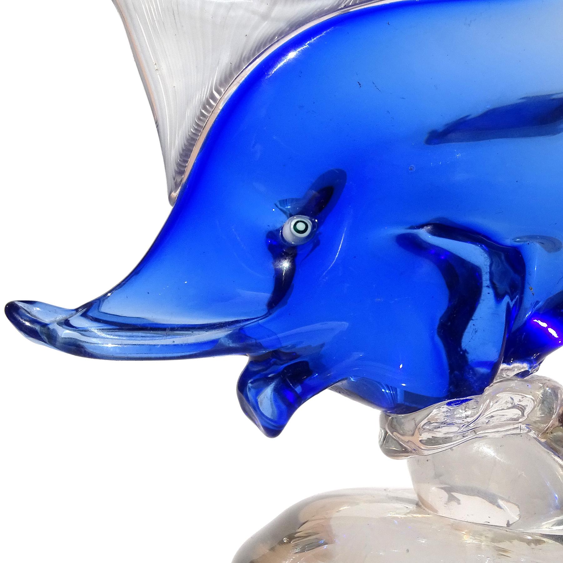 Fait main Dino Martens Murano Sommerso sculpture de poisson en verre d'art italien bleu saphir en vente