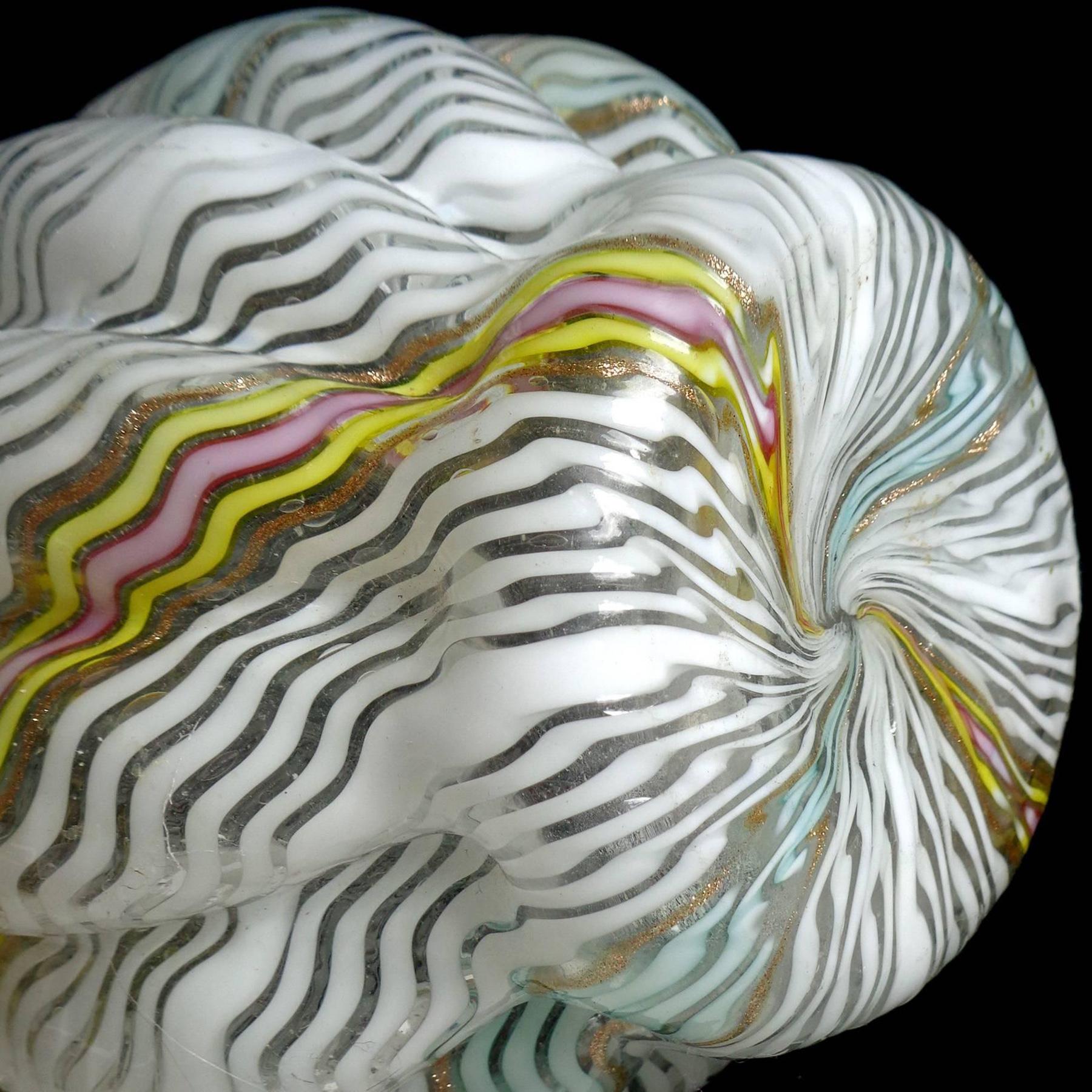 Fatto a mano Dino Martens Murano Bianco Blu Giallo Zig Zag Nastri Decanter in vetro artistico italiano in vendita