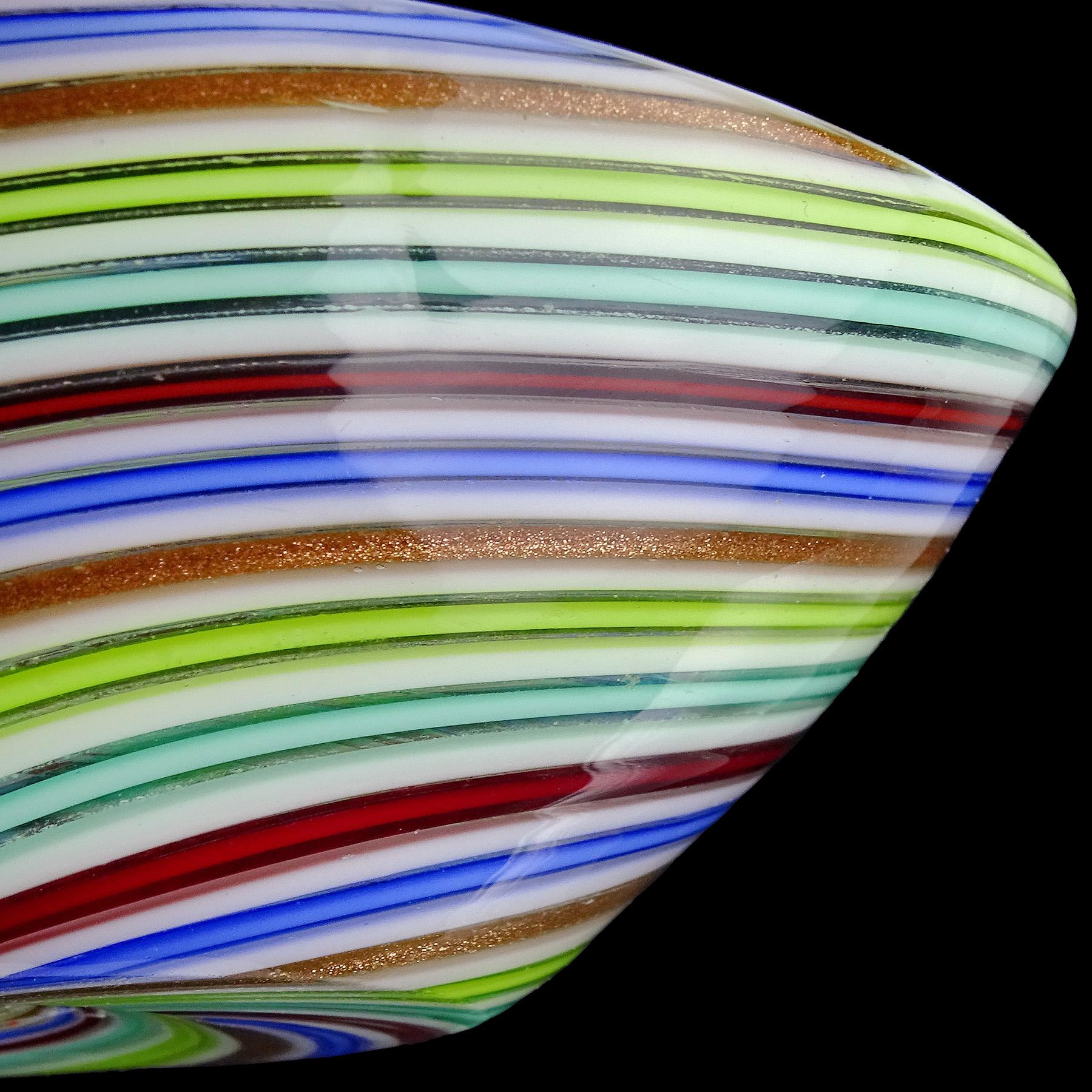 Dino Martens plat à rubans en verre d'art italien de Murano blanc, rouge, bleu et aventurine en vente 2