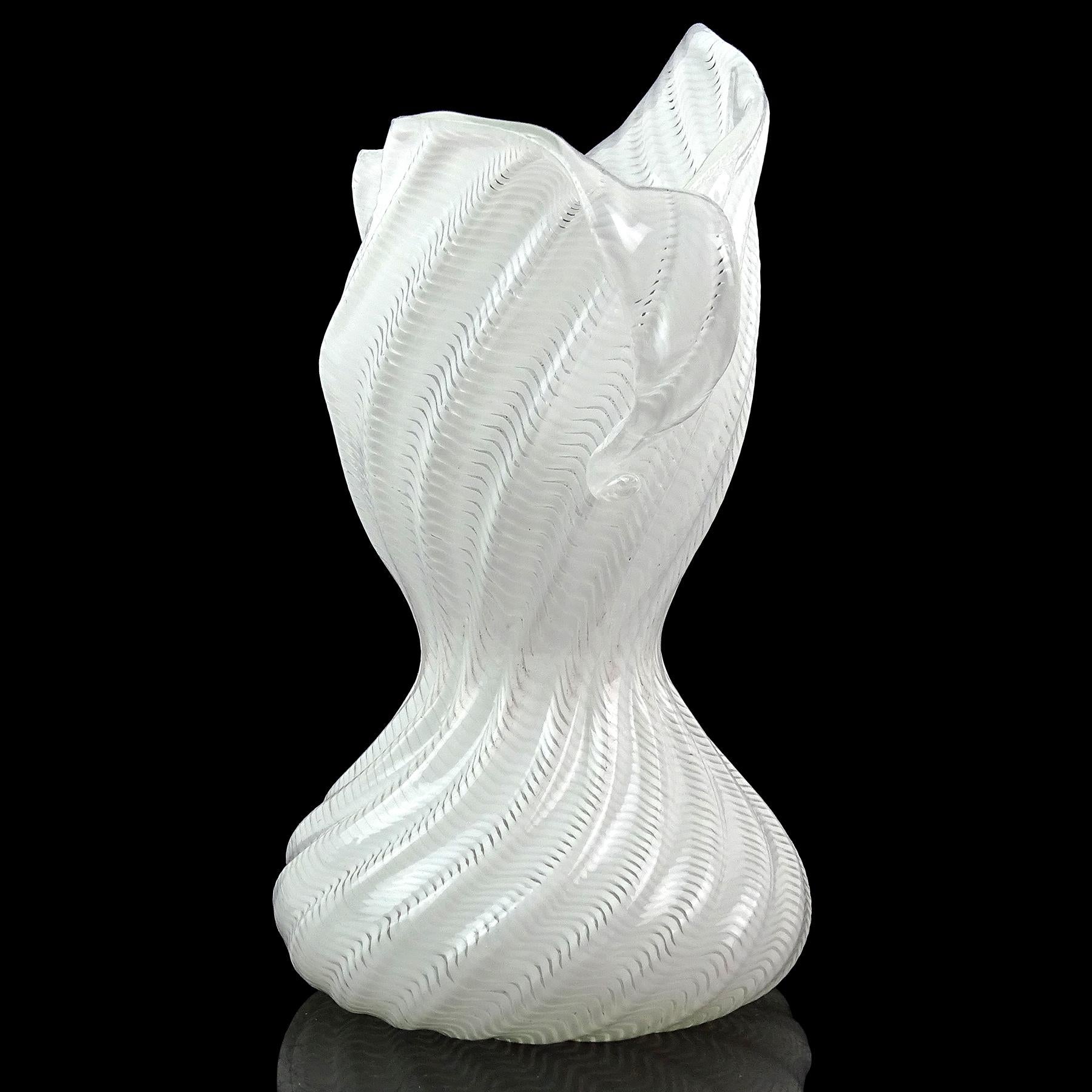 Dino Martens Murano White Ribbon Woman Body Dress Italian Art Glass Flower Vase In Good Condition For Sale In Kissimmee, FL