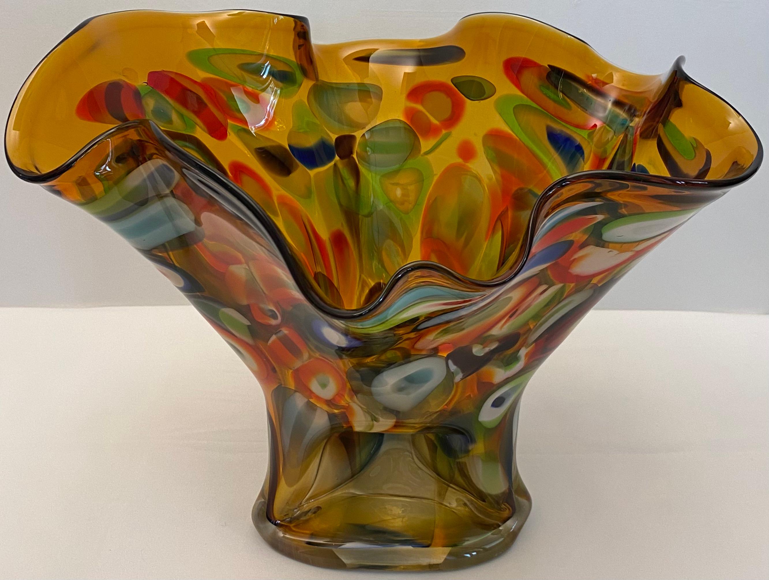Dino Martens Style Multicolored Italian Art Glass Vase Handkerchief Design  In Good Condition For Sale In Miami, FL