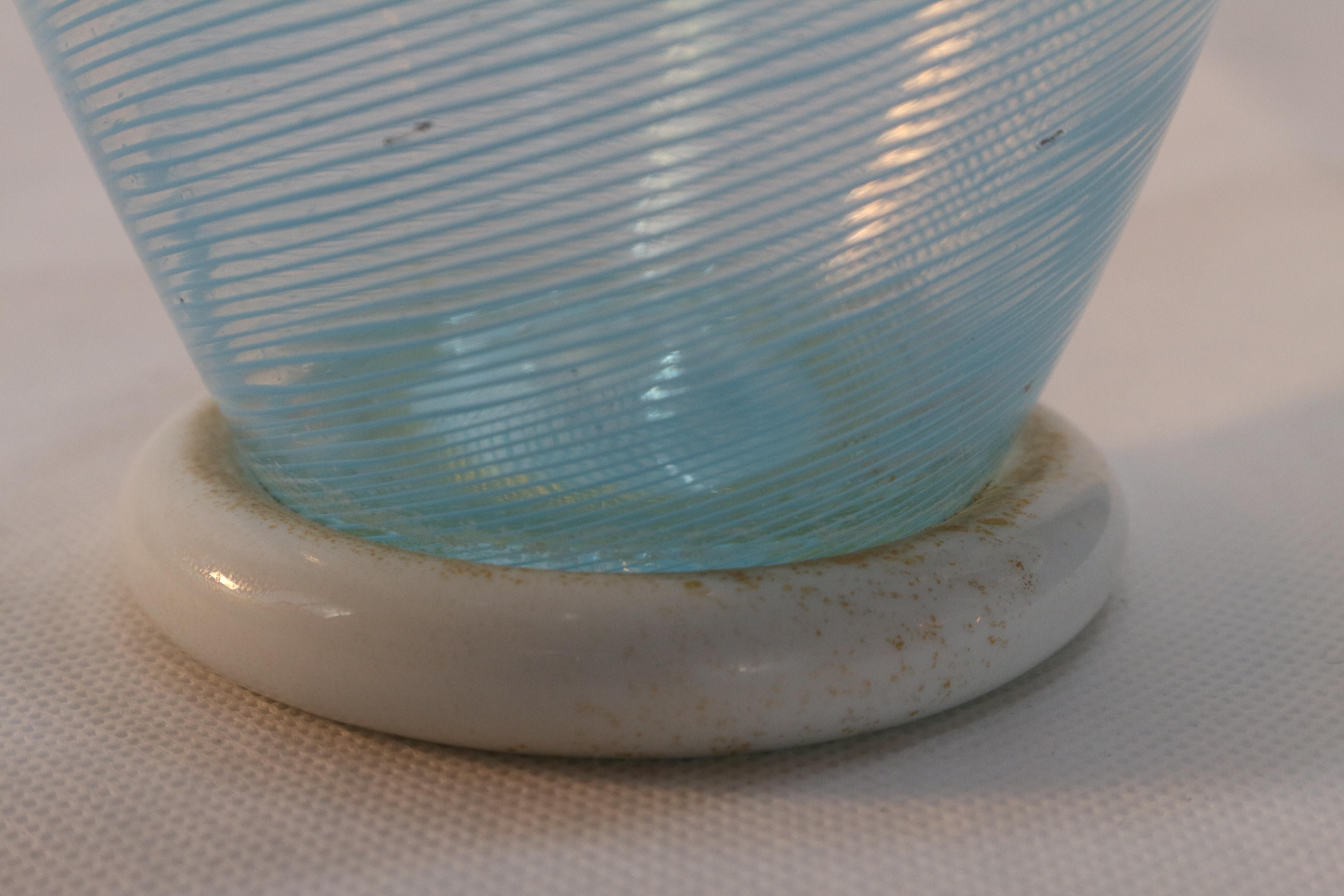 Dino Martens Vase for Aureliano Toso, Murano Glass, Light Blue and White, 1960s In Good Condition For Sale In Carpi, Modena