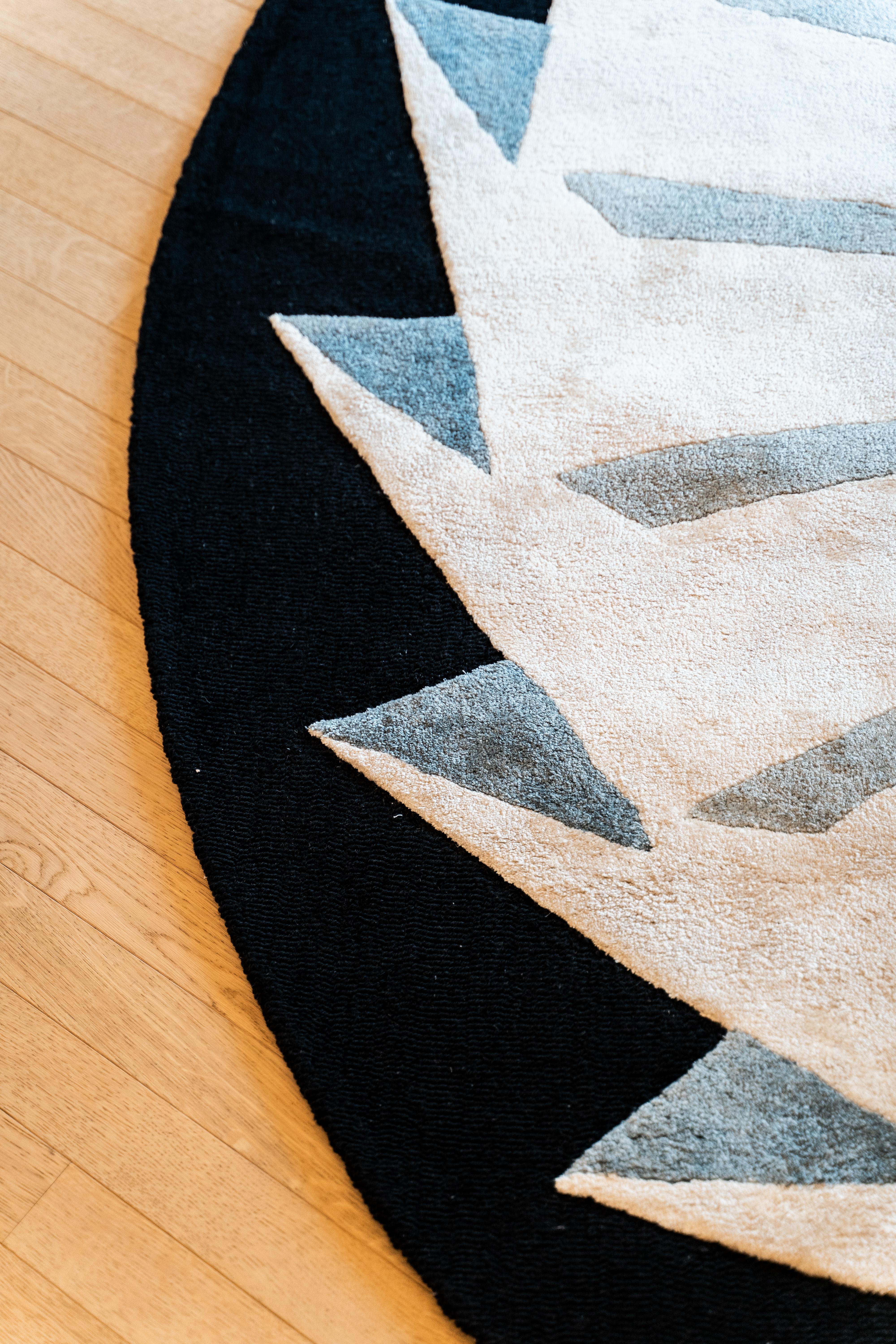 Black and White Monochrome Round Rug Made from Wool, Linen and Silk For Sale 1