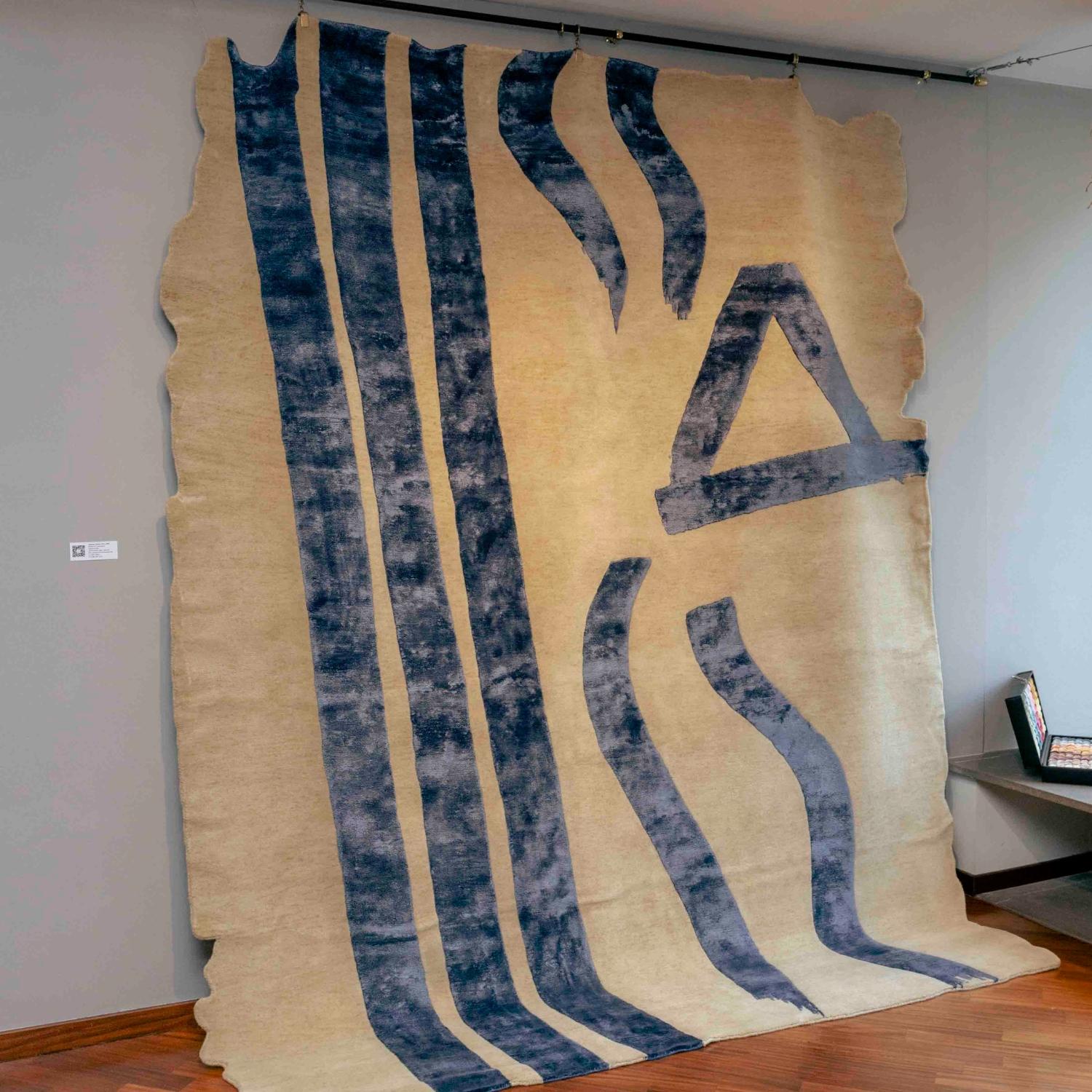 Alfombra artística de edición limitada Dinodo Studio Talisman Tattoo de Firouz FarmanFarmaian en Nuevo estado para la venta en Wien, AT