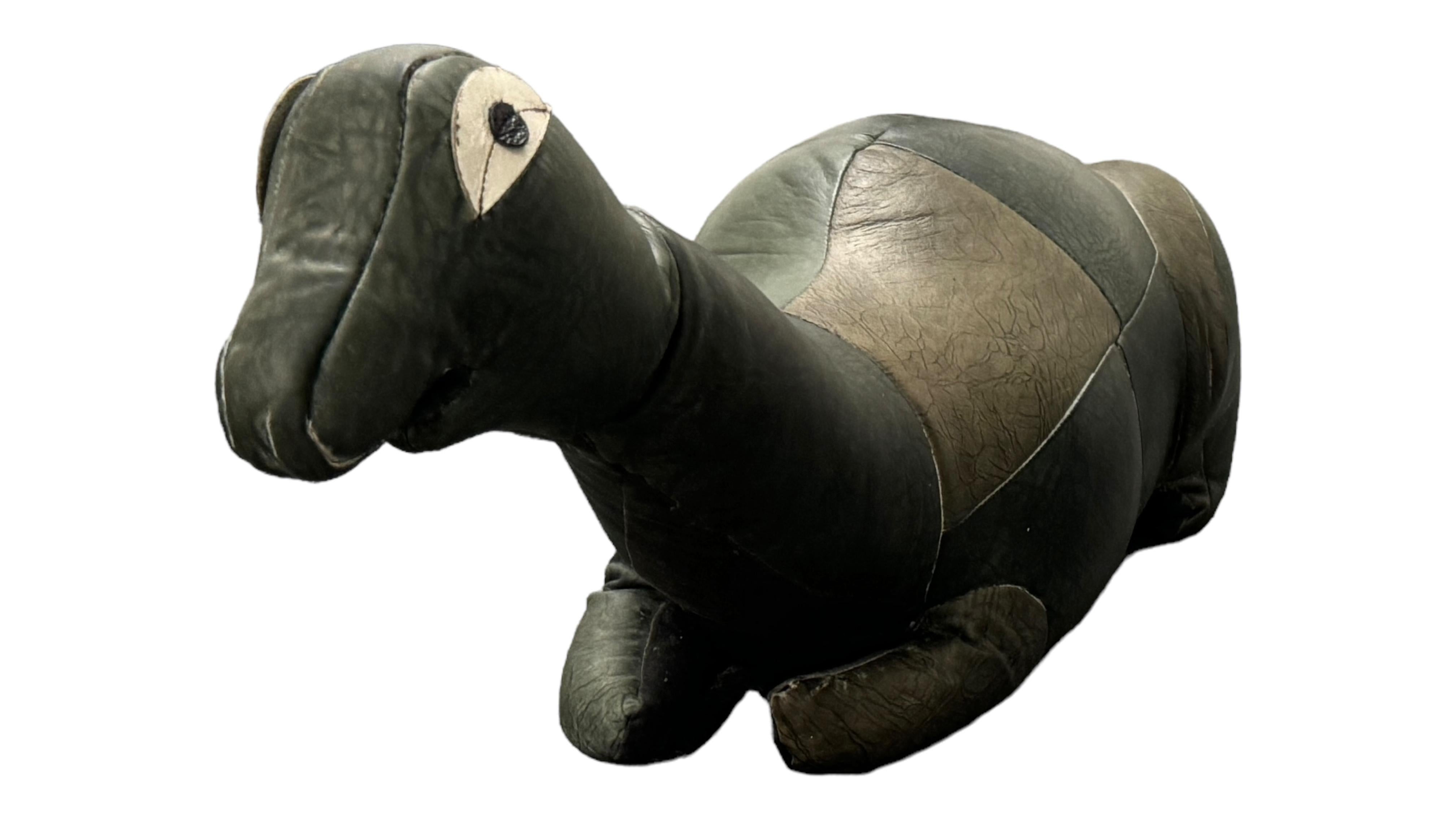 Dinosaurier Pouf Ottoman Fußhocker Poof Pouffe Mad aus Leder, 1970er Jahre im Angebot 12