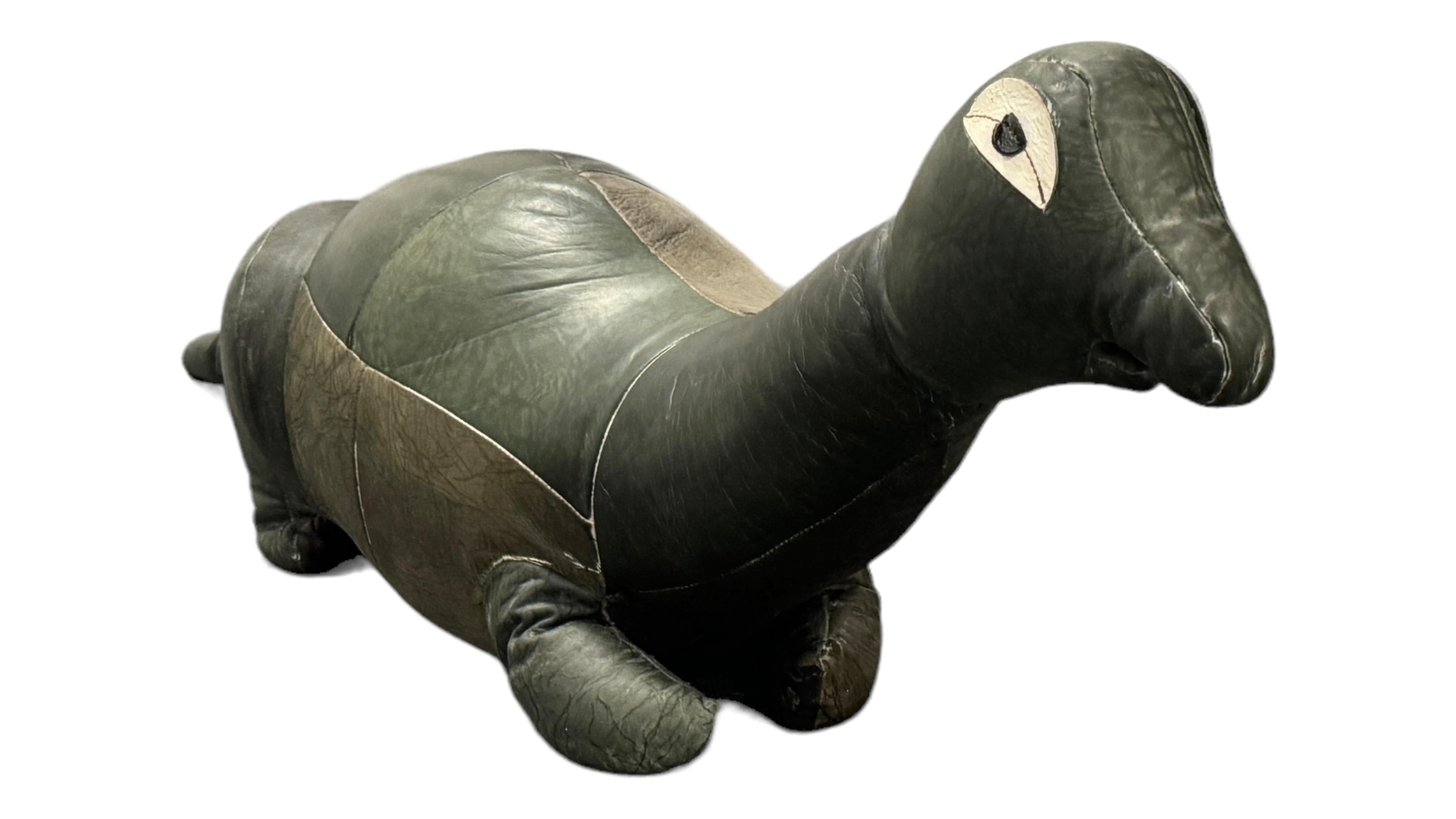 Dinosaurier Pouf Ottoman Fußhocker Poof Pouffe Mad aus Leder, 1970er Jahre im Angebot 13