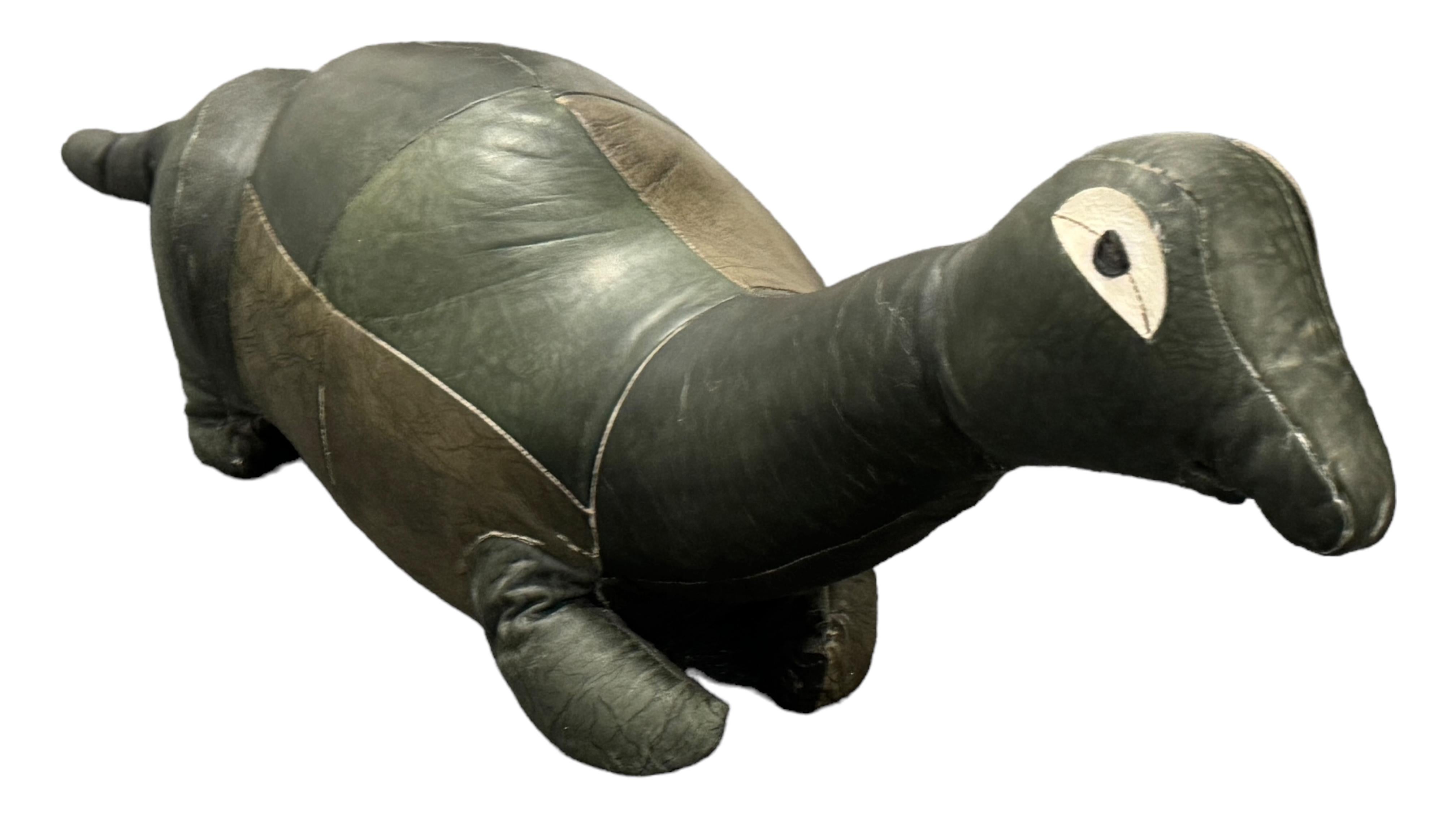 Dinosaurier Pouf Ottoman Fußhocker Poof Pouffe Mad aus Leder, 1970er Jahre im Angebot 14