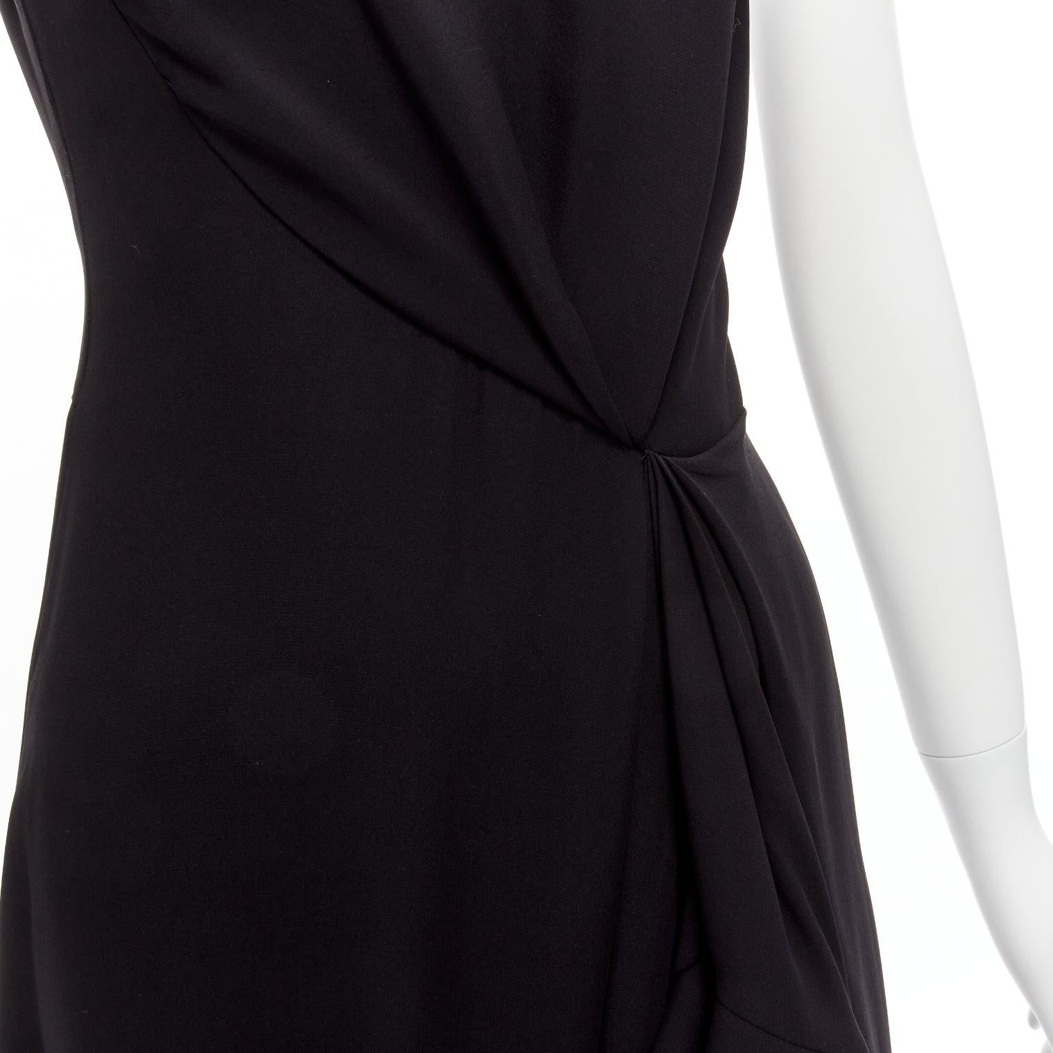 DION LEE vestido asimétrico con volantes en seda negra con un hombro drapeado delante AUS10 M en venta 2
