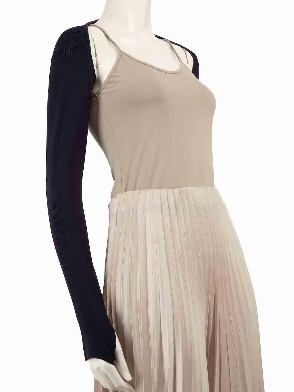 CONDITION is Never worn, with tags. No visible wear to the top is evident on this new Dion Lee designer resale item.
 
 
 
 Details
 
 
 Navy
 
 Viscose
 
 Bolero top
 
 Long sleeves
 
 Knitted and stretchy
 
 
 
 
 
 Made in China
 
 
 
