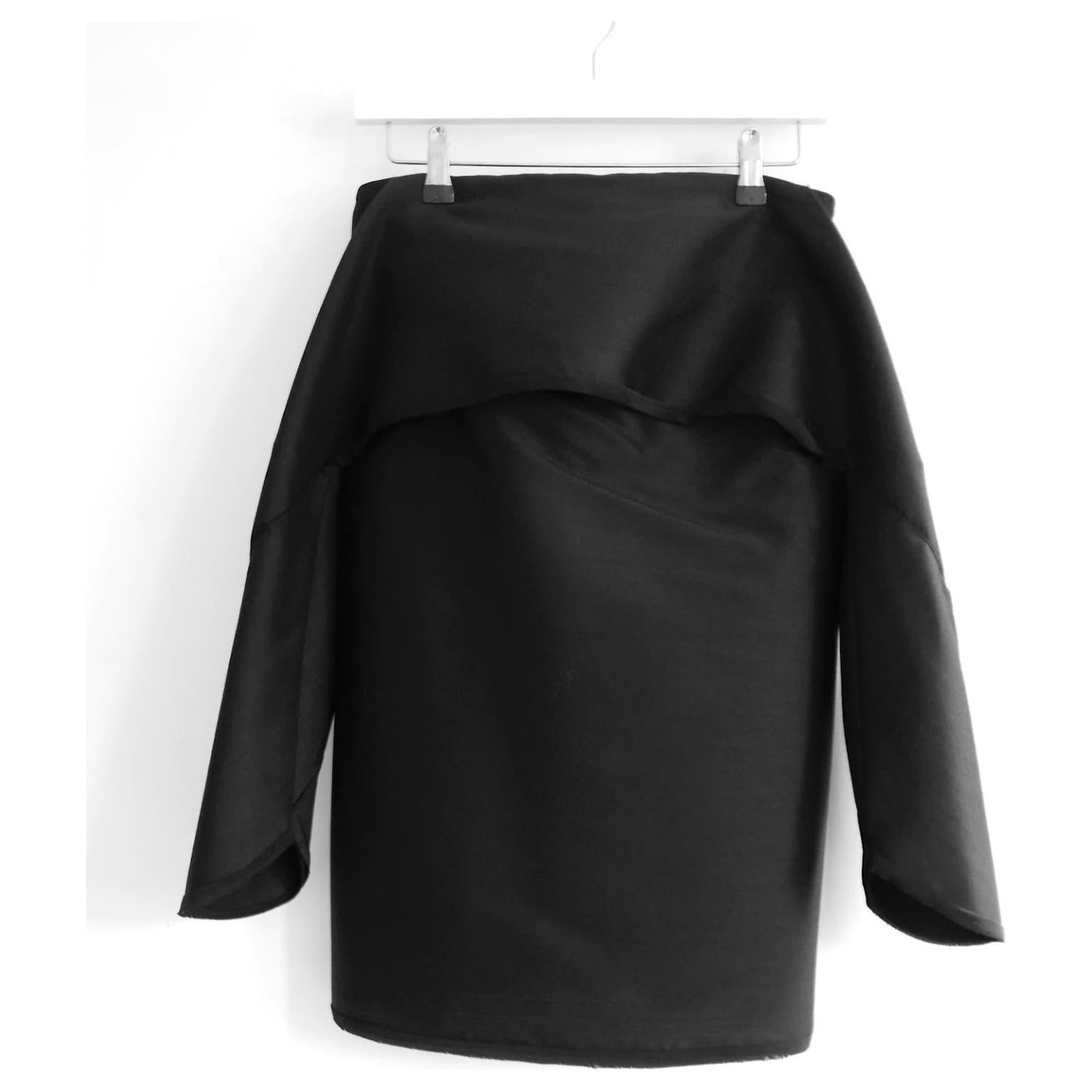 Modern minimalist Dion Lee off the shoulder taffeta mini dress. Bought for £850 and worn once. Has been dry cleaned. Made from glossy, sculptural wool and polyester, it has a bustier bodice with internal boned corset and front panel with attached