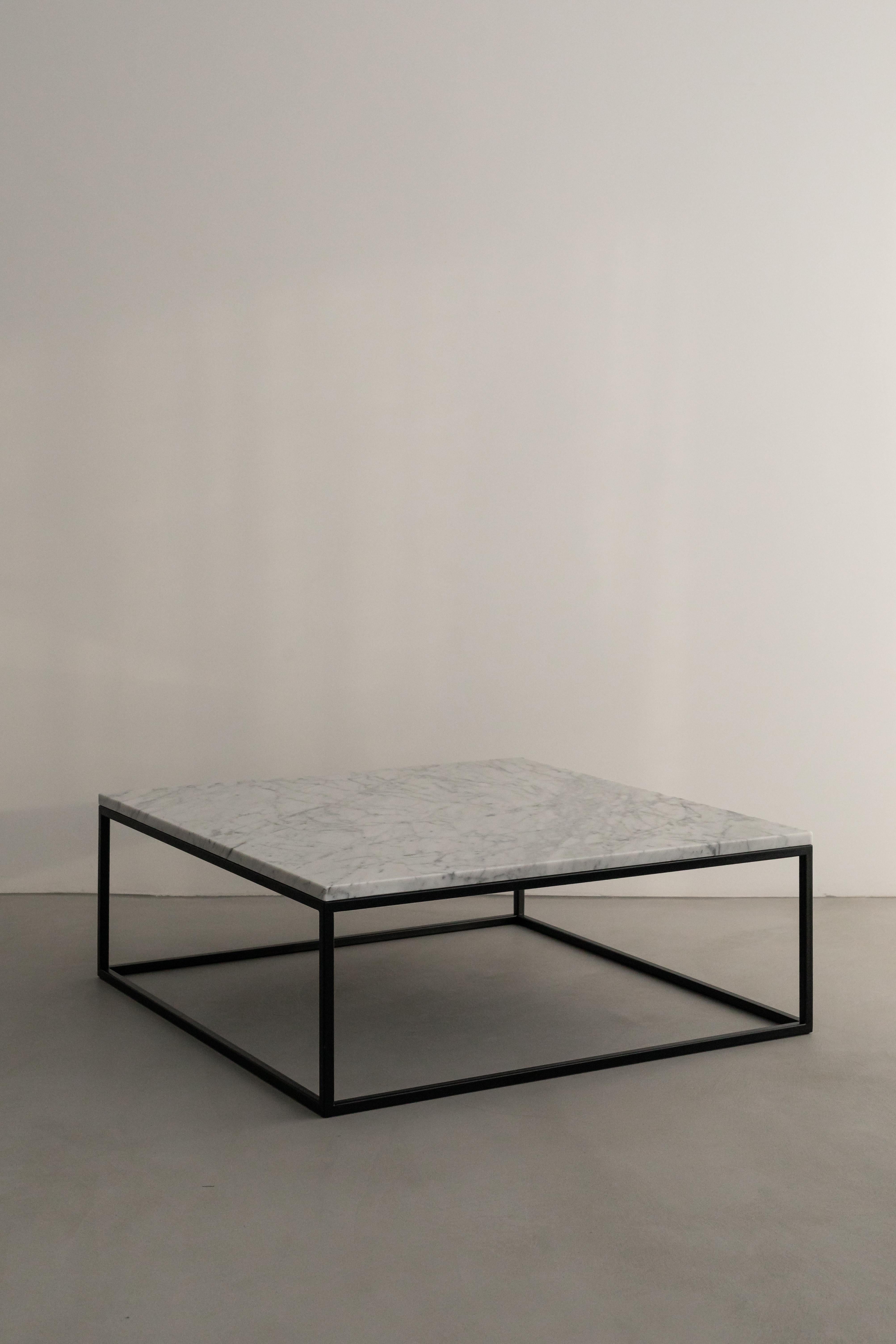Table basse en carrare Dion par Un'common
Conçu par Małgorzata Korycka.
Dimensions : D 80 x L 80 x H 30 cm.
MATERIAL : Marbre de Carrare.

Disponible en différentes options de pierre : Carrara, Fior di Bosco, Arabescato et Nero Marquina. Veuillez
