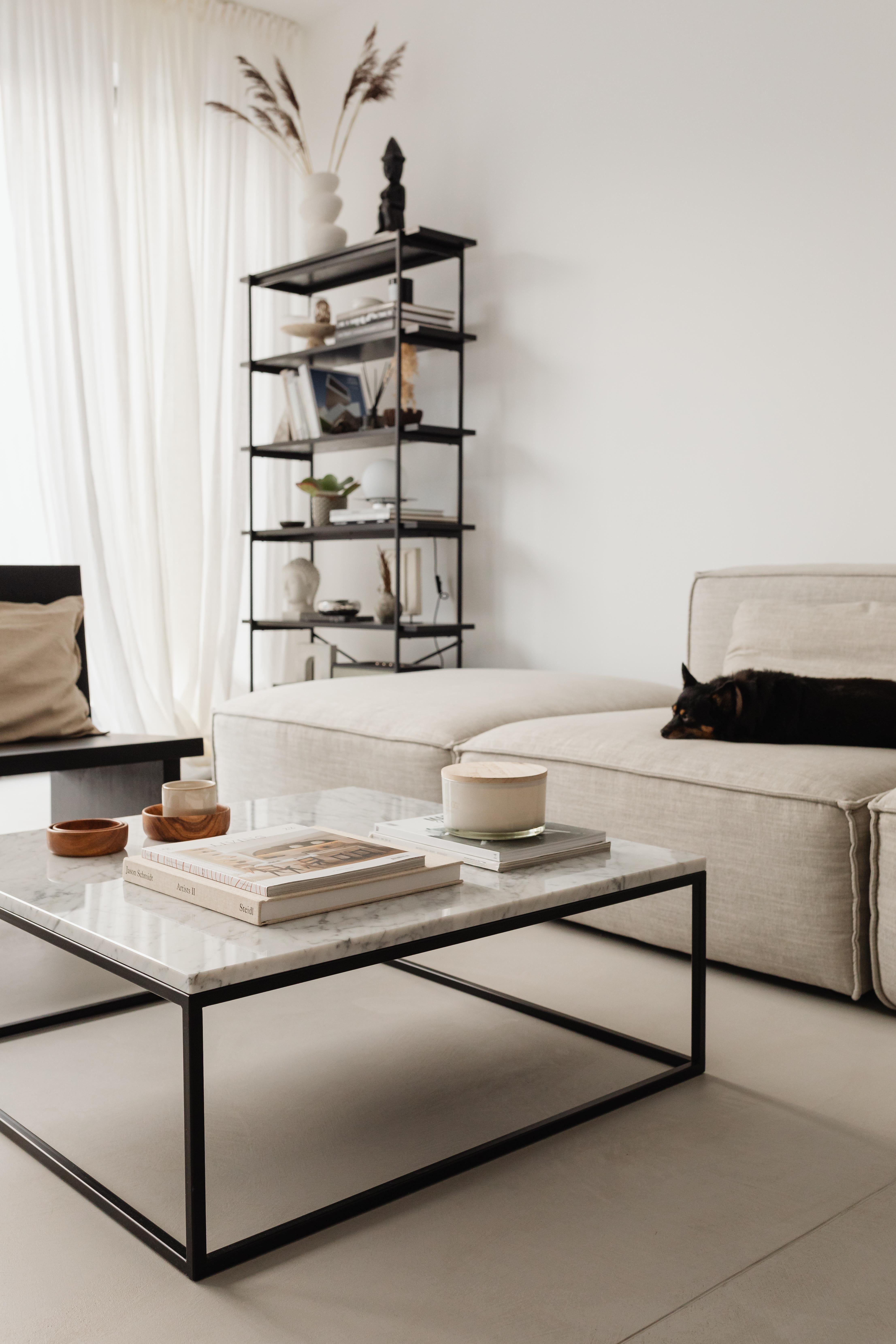 Postmoderne Table basse en carrare Dion par Un'common en vente