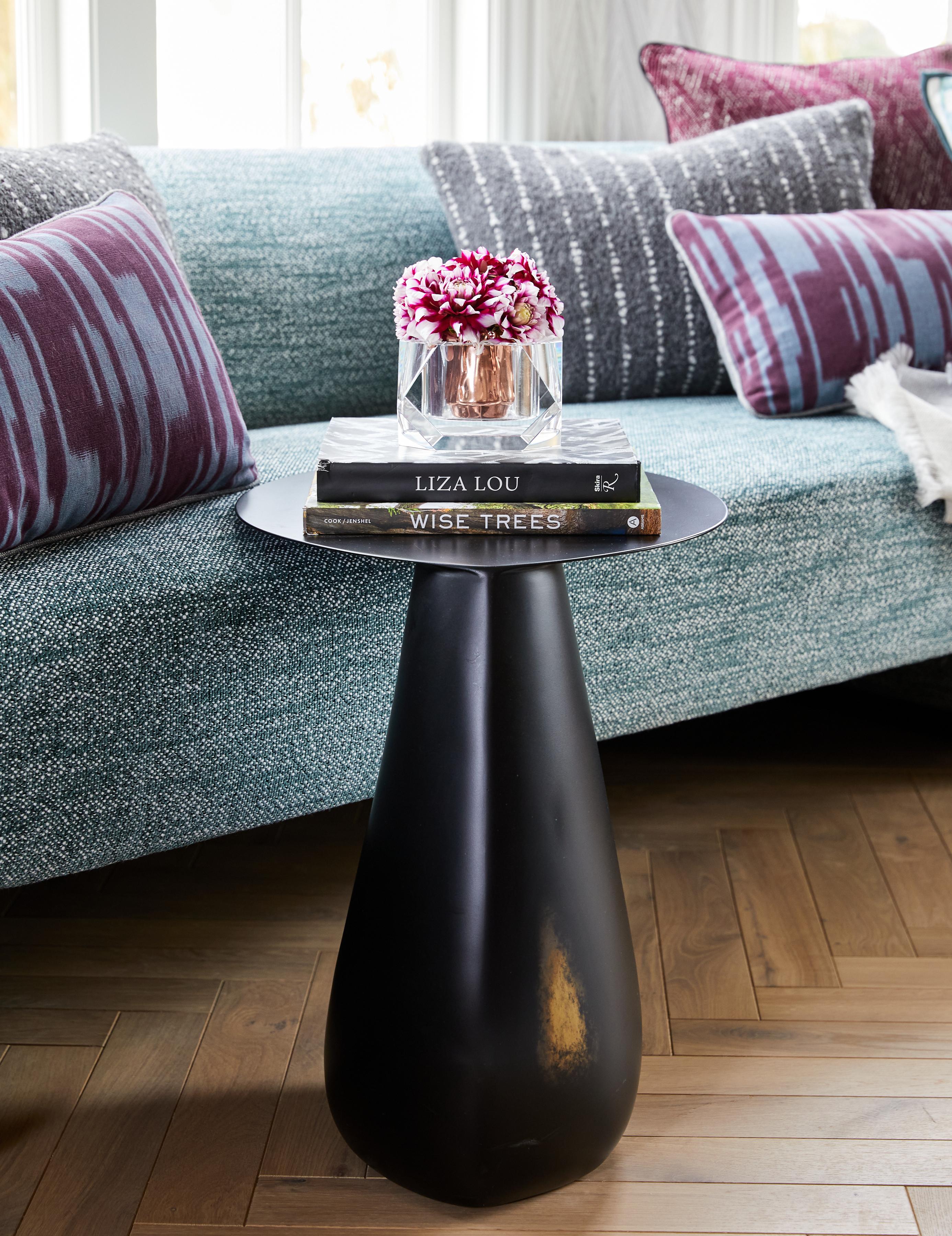 Konekt Dionis Side Table in Blackened Steel with Brass Detail For Sale 1