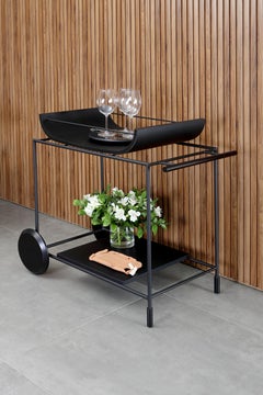 Carrito de Bar "Dionízio" de Acero al Carbono Negro Detalles de Madera Natural y Cuero