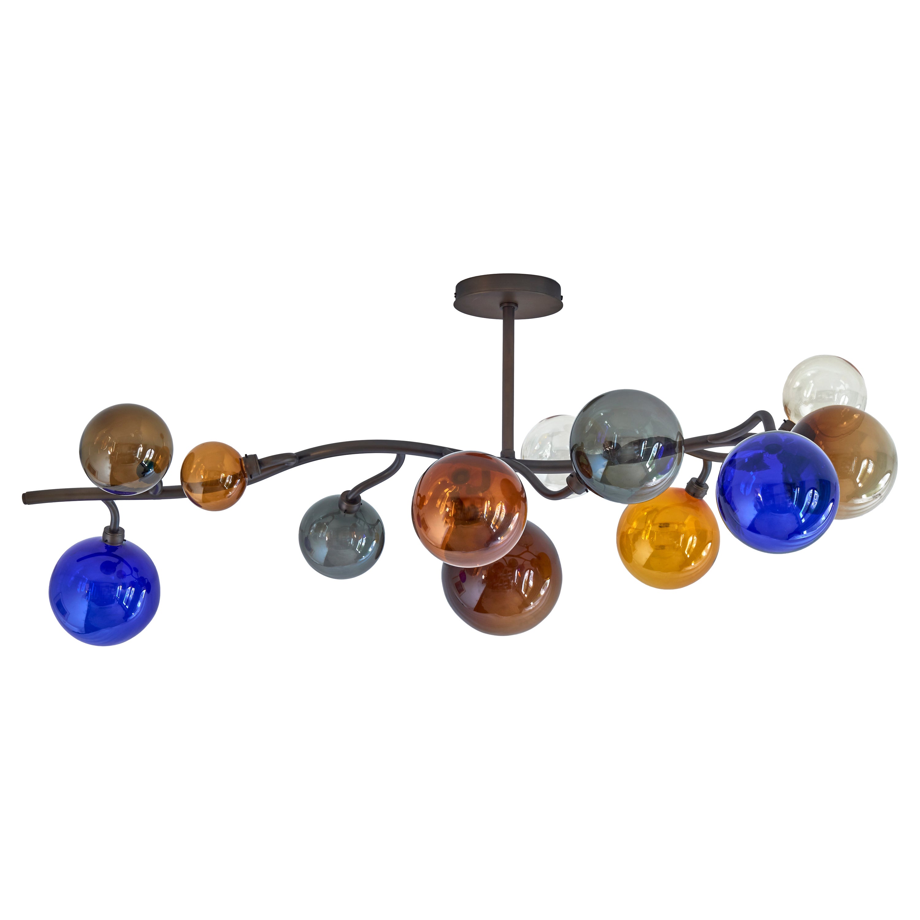 Lustre en laiton bronzé avec des sphères en verre soufflé à la main. 
Artistics : Emilie Lemardeley
Fait à la main en France, 21e siècle
Couleurs du verre : Bleu Klein, champagne, ambre clair et foncé, gris, brun. 

Mesures : Longueur : 47.24