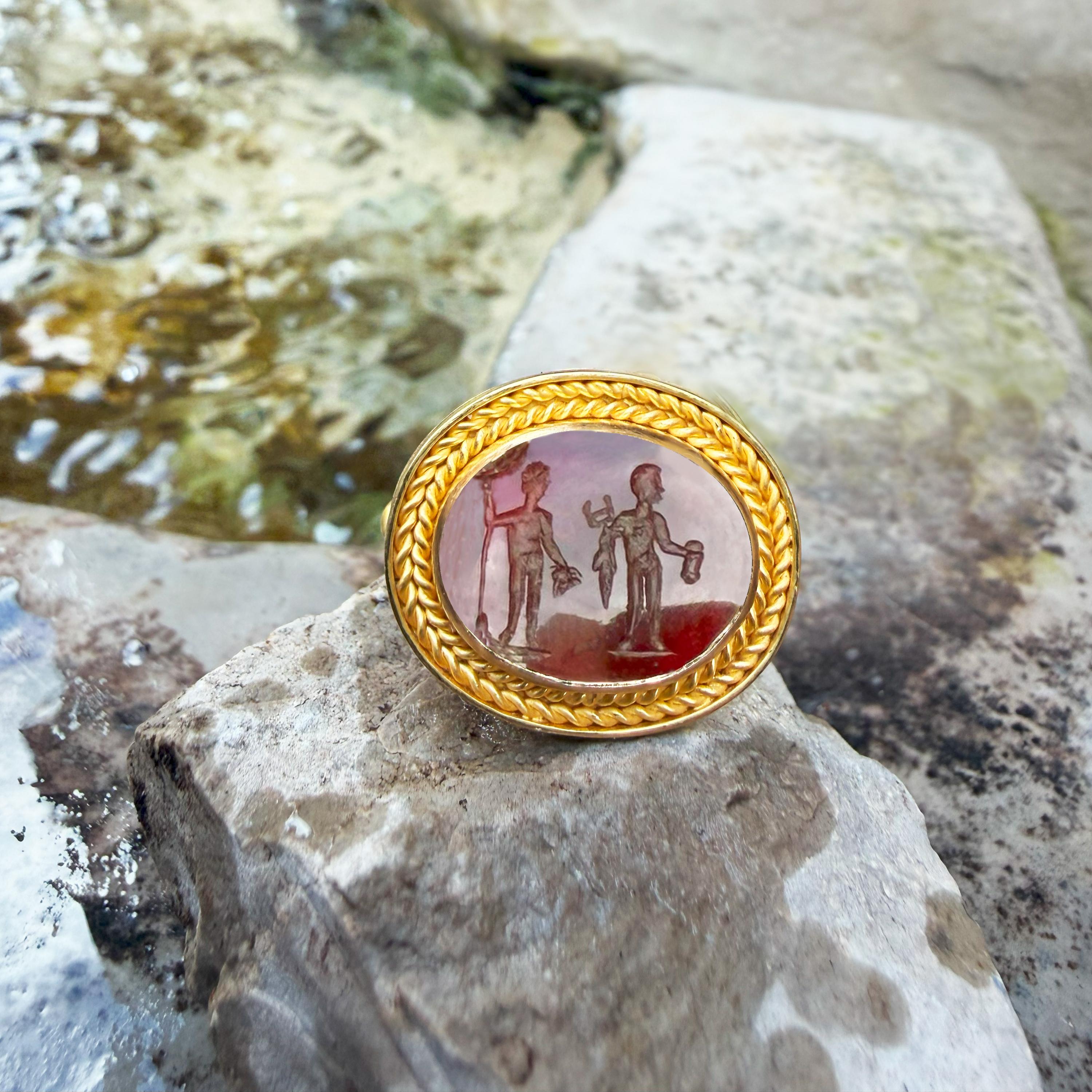 Dionysos et Apollon Intaille romaine en cornaline (Ier-2e s.) ADS) Bague de 22 carats Neuf - En vente à Roma, IT