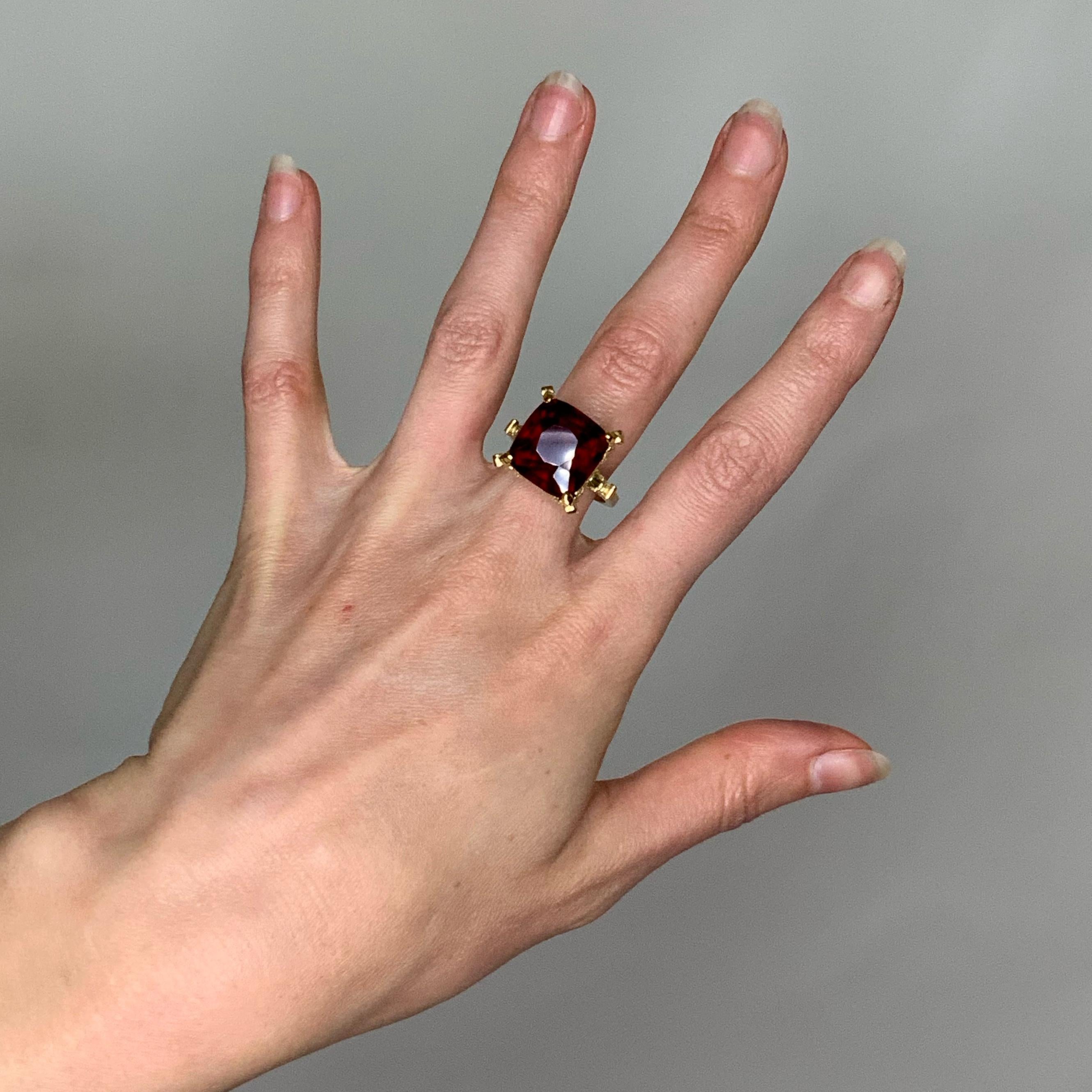 Dionysus and the Nymphs of Nysa Ring in 18kt Gold, Cushion Cut 20.98ct Garnet For Sale 2