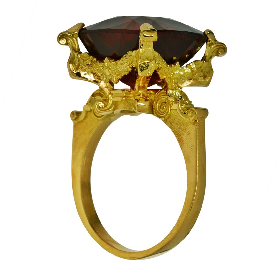 Dionysus and the Nymphs of Nysa Ring in 18kt Gold, Cushion Cut 20.98ct Garnet For Sale 6