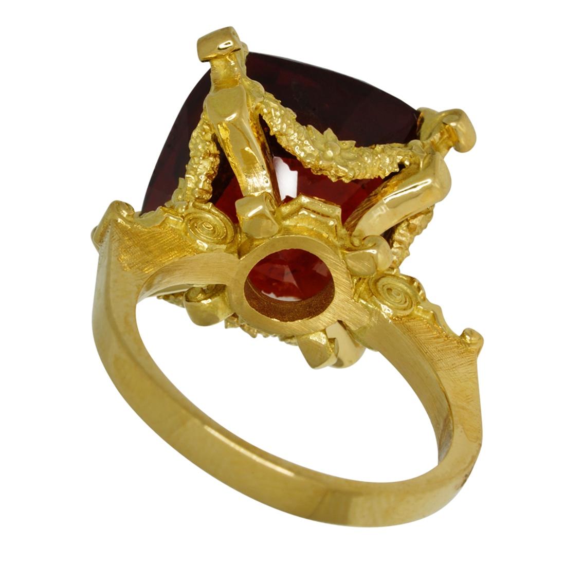 Dionysus and the Nymphs of Nysa Ring in 18kt Gold, Cushion Cut 20.98ct Garnet For Sale 7