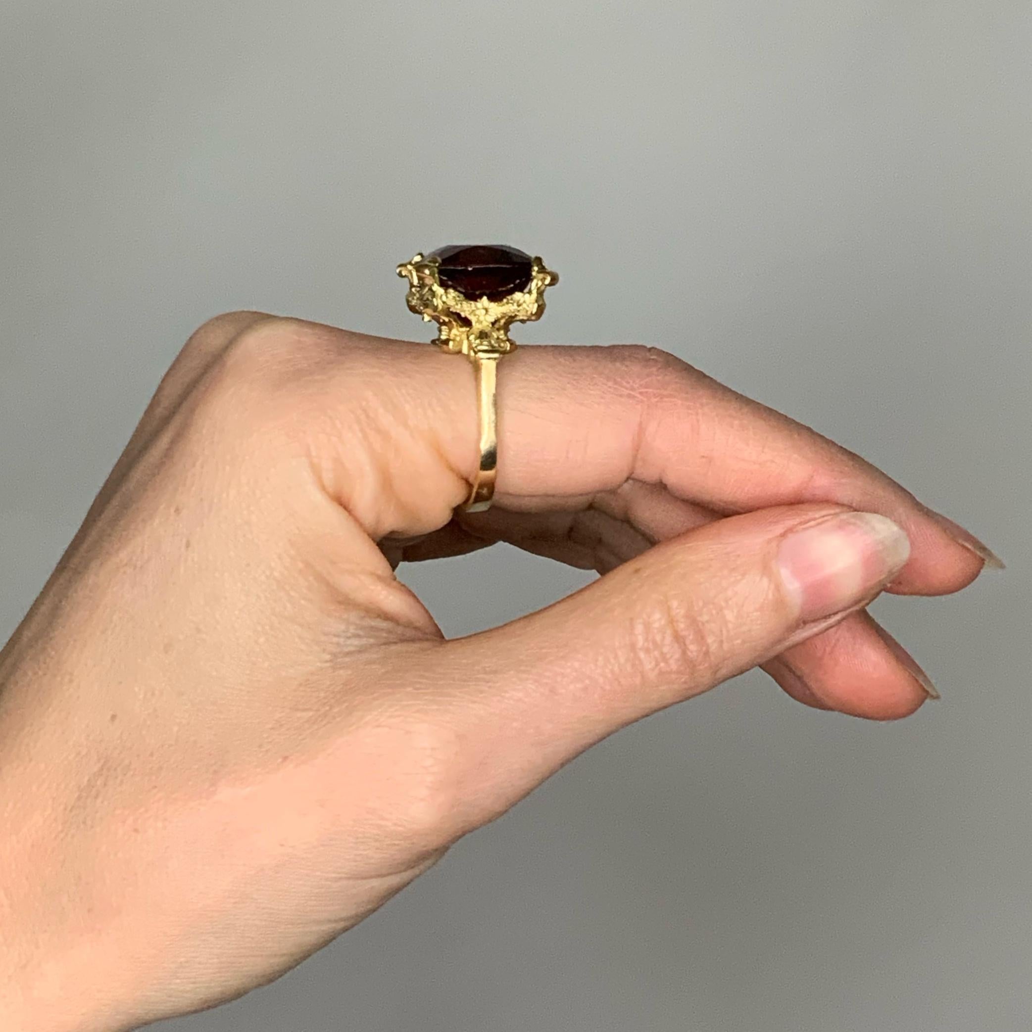 Dionysus and the Nymphs of Nysa Ring in 18kt Gold, Cushion Cut 20.98ct Garnet For Sale 9