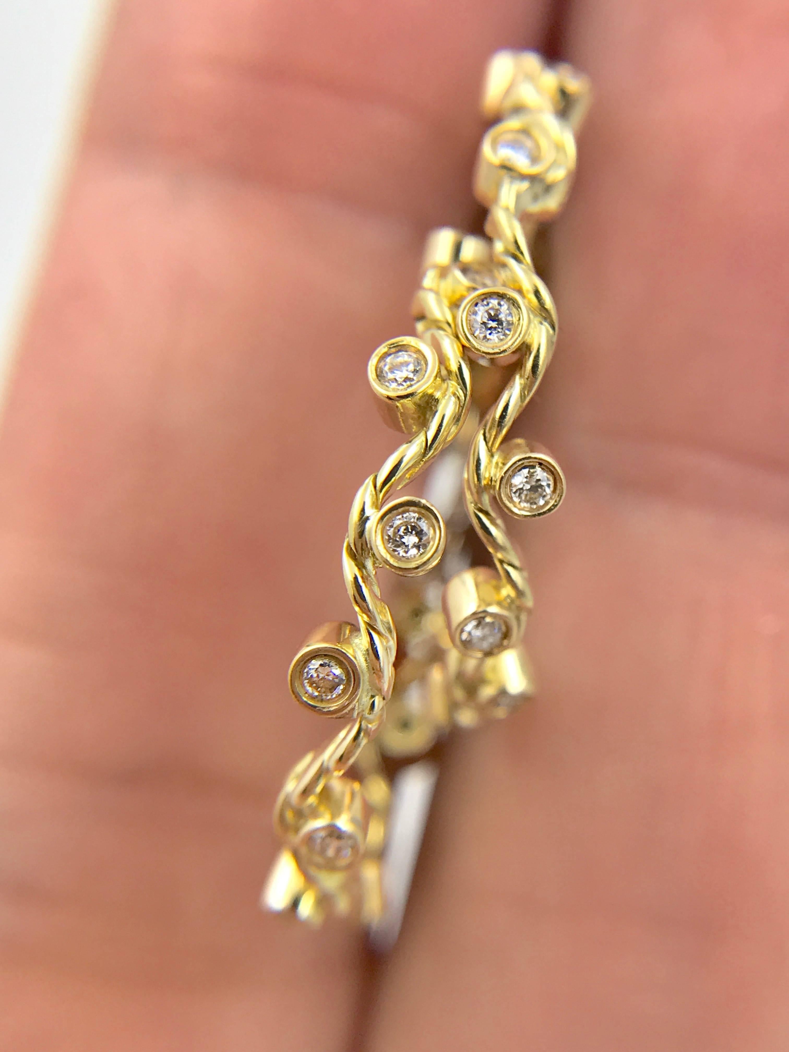 Round Cut Dionysus Diamond Hoop Earrings 18 Karat Yellow Gold 0.225 Carat in Stock For Sale