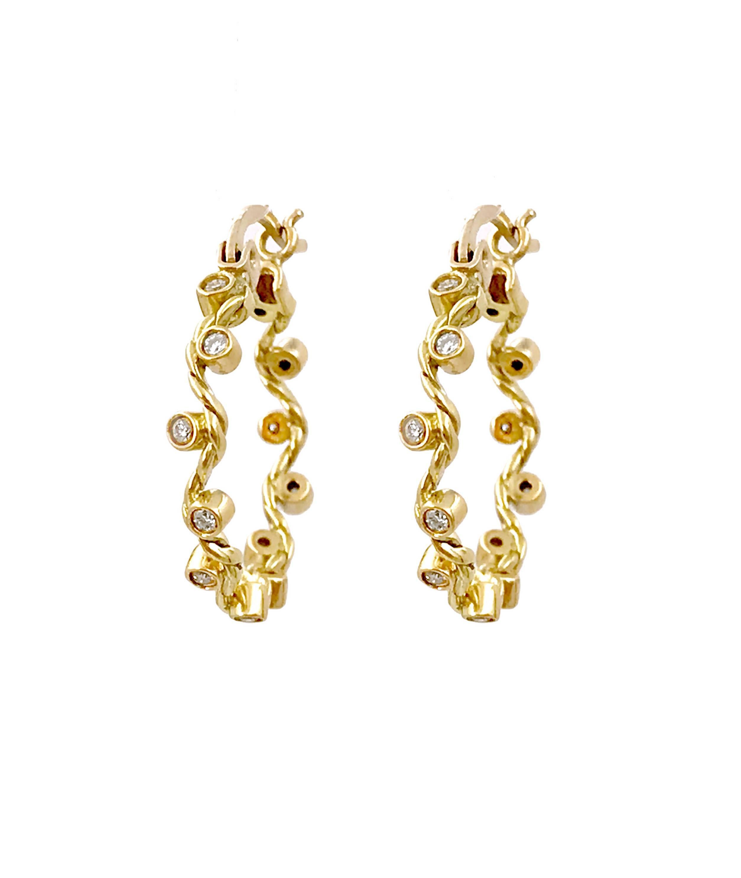 Dionysus Diamond Hoop Earrings 18 Karat Yellow Gold 0.225 Carat in Stock For Sale 1